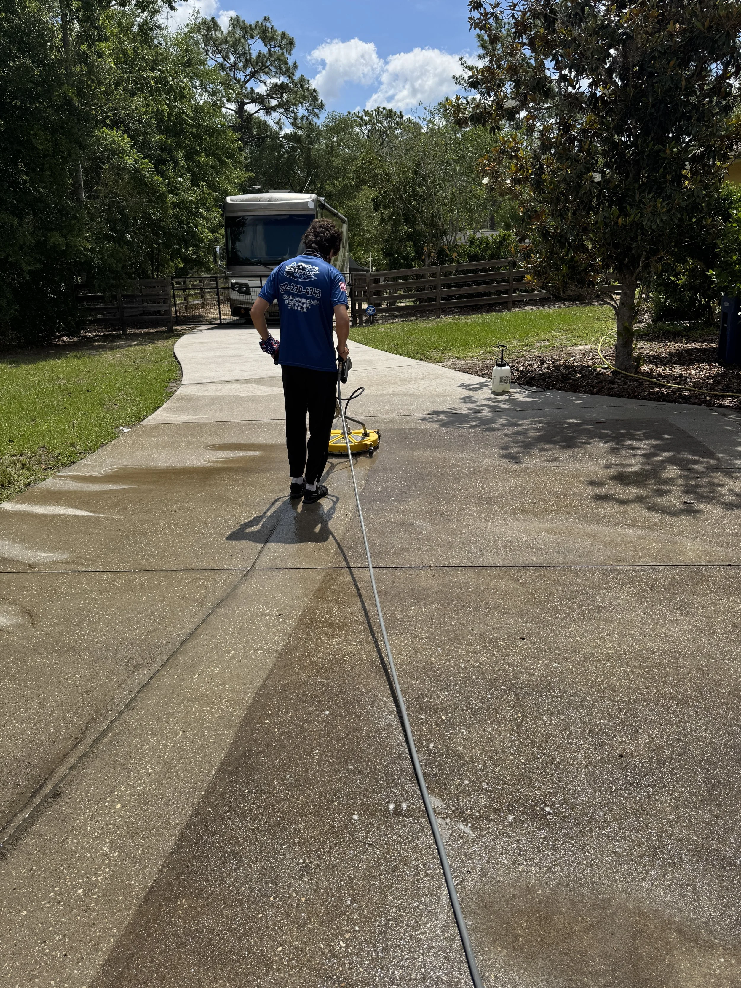 Pressure Washing Driveway in Pine Ridge Florida
