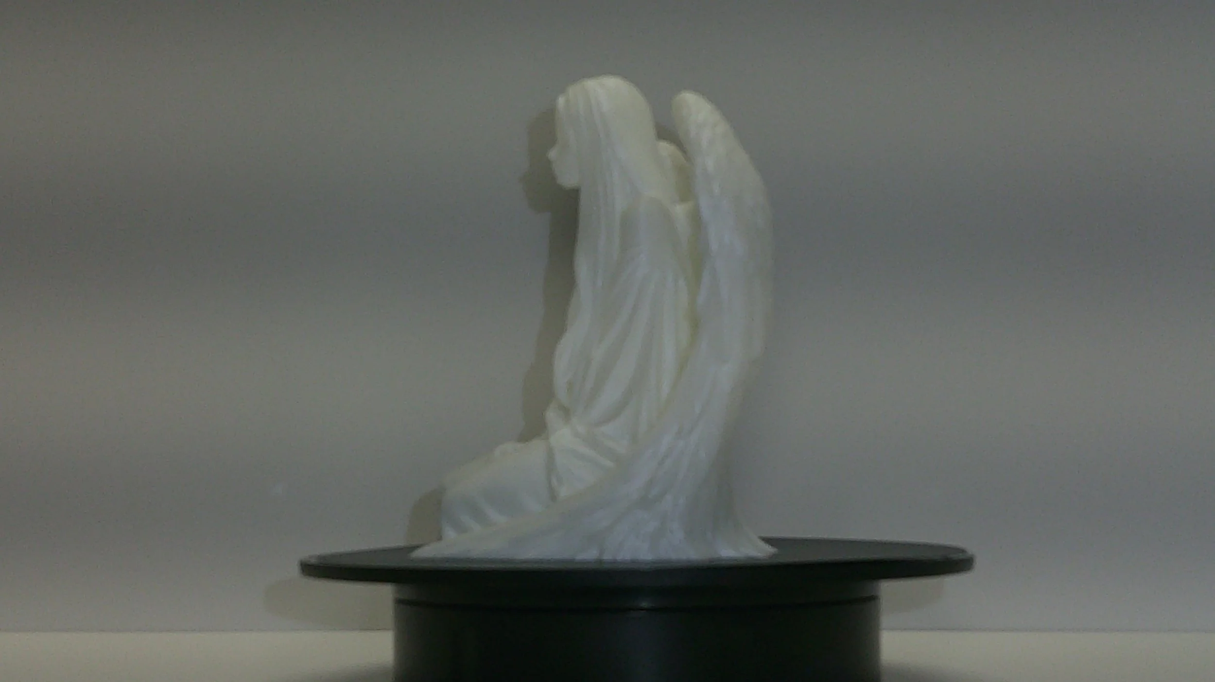 Figurine-Kneeling and Praying Angle 04.JPG