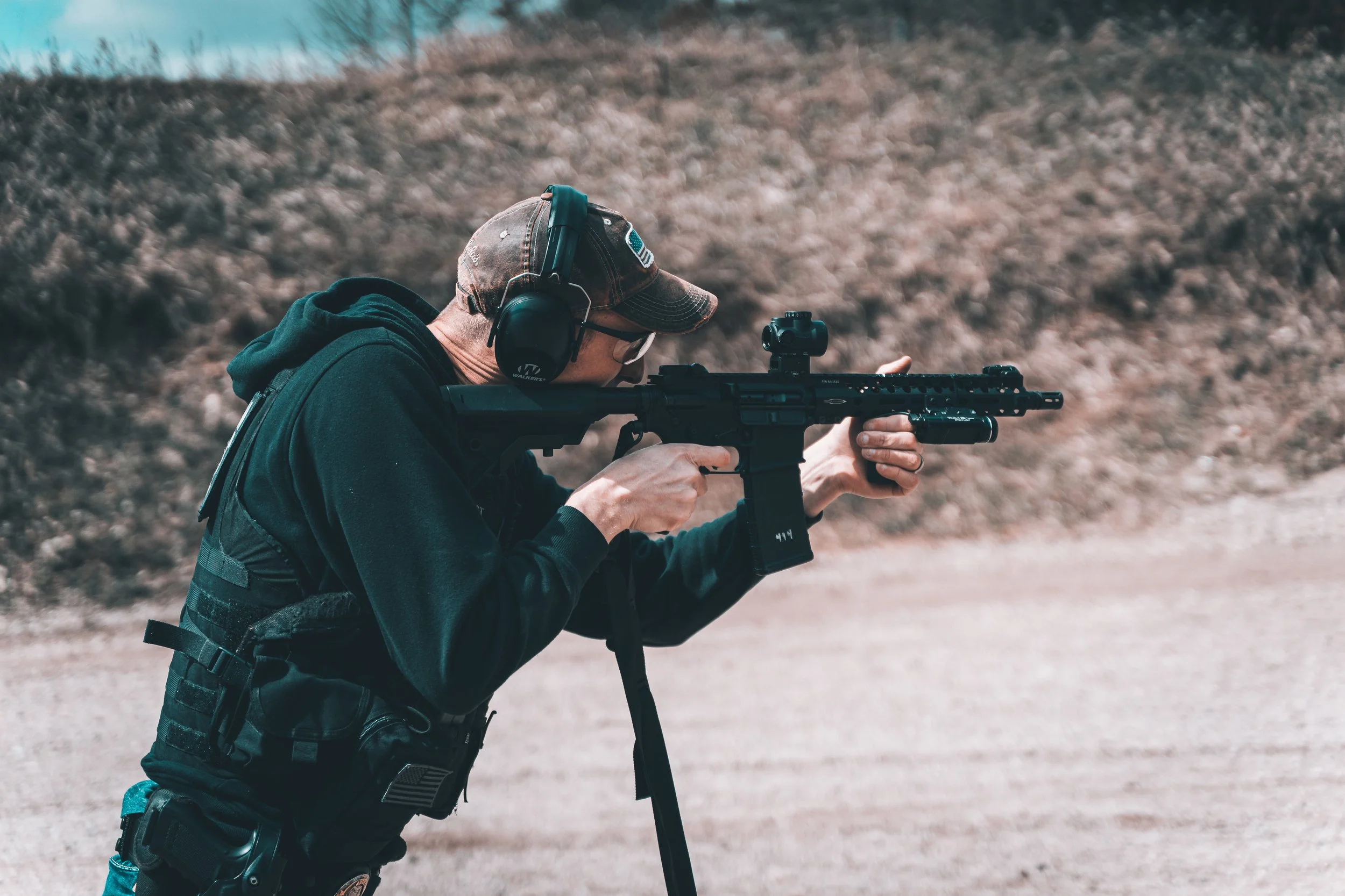 Police officer shooting an AR-15