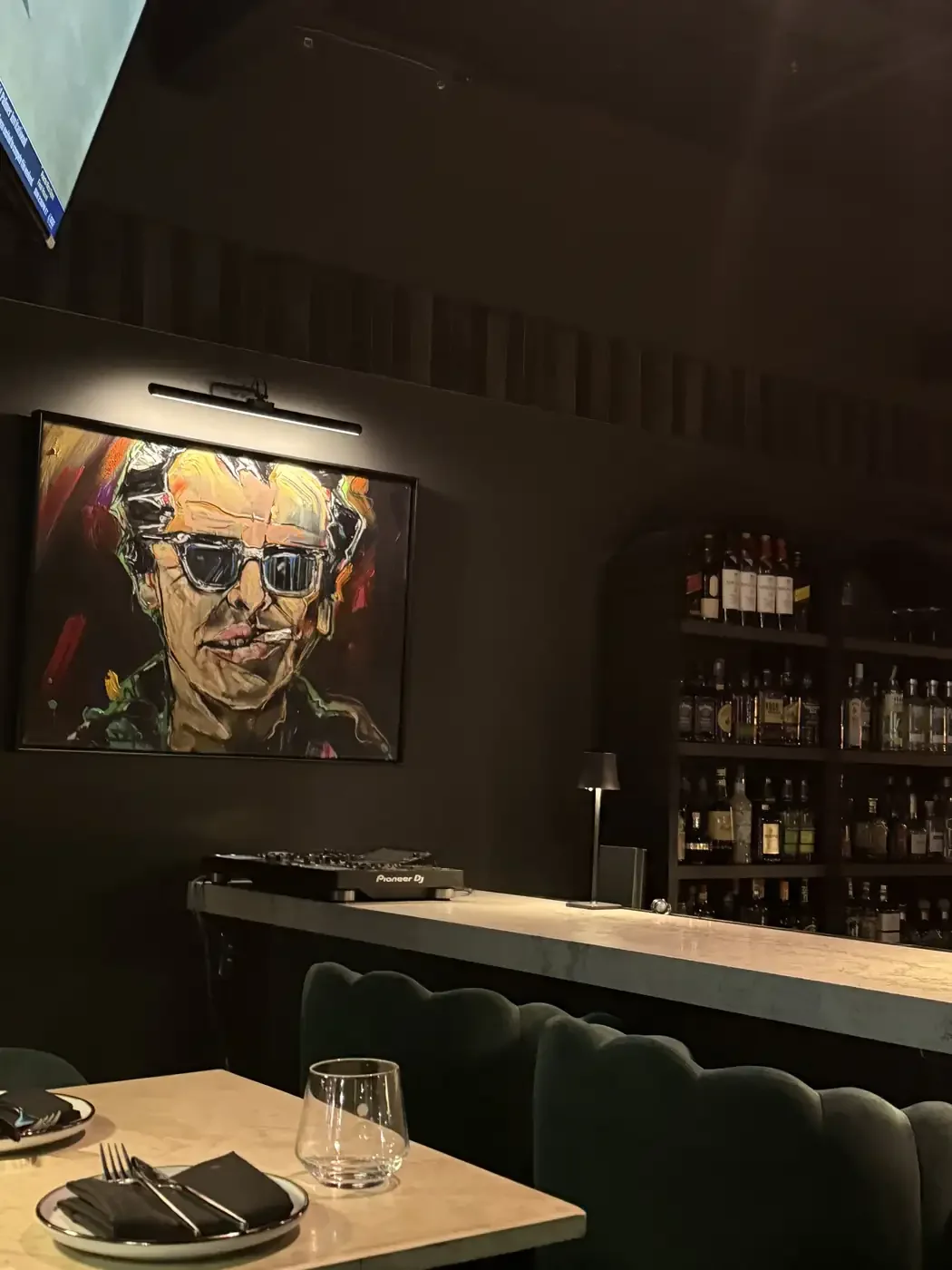 Waxin's West Palm Beach Bar and DJ