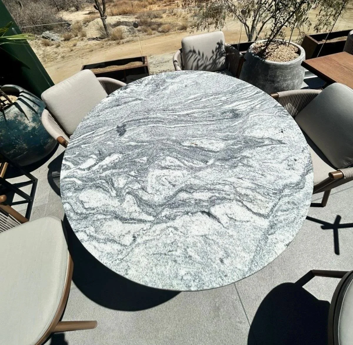 Mesa Granito Viscount White / Base Madera de Encino Americano entintado