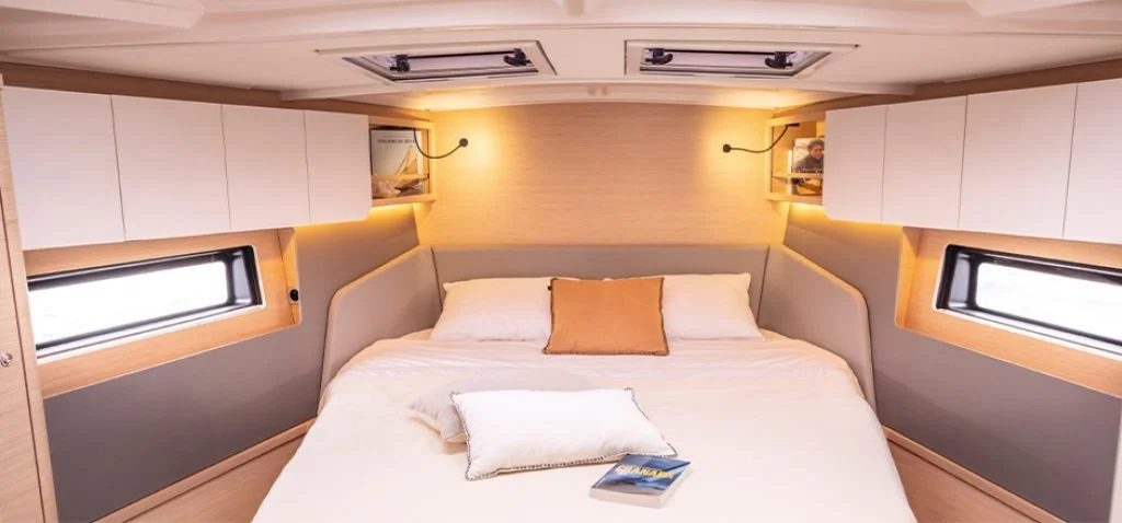 DUFOUR_44_pwnwr cabin - .jpg