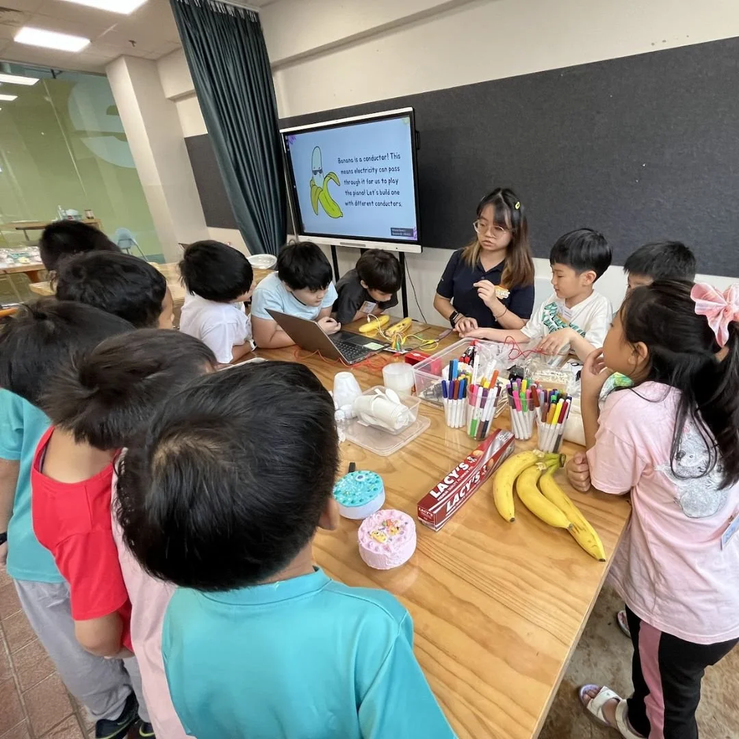 Children participating in STEM activities as part of an enriched afterschool student care programme