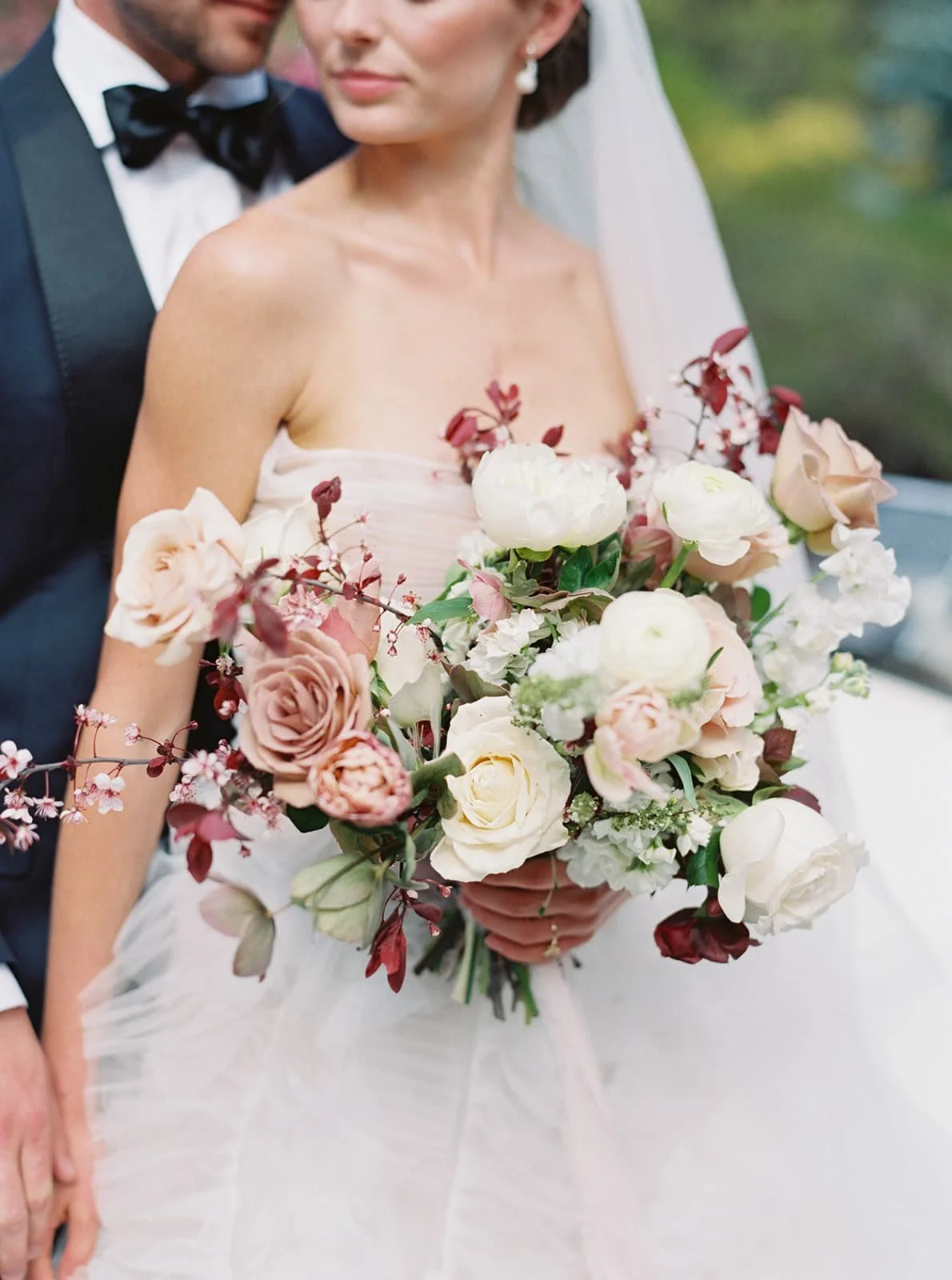 Twig & Bloom floral studio creating romantic, elegant flower arrangements for Calgary and surrounding area. Twig & Bloom Calgary offers premium floral design and delivery, specializing in wedding florals, event flowers, and arrangements for everyday 