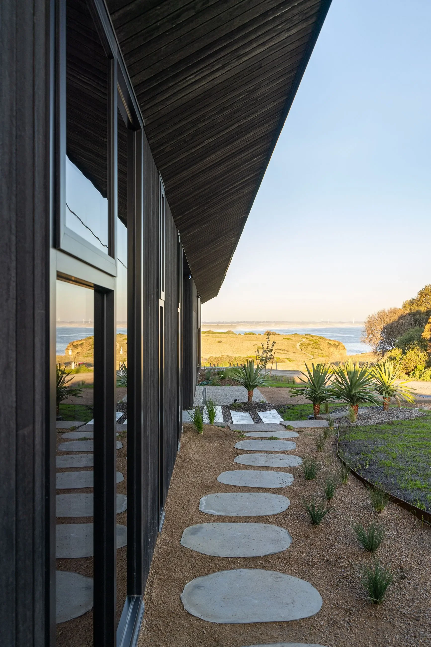 Landscape Design: Mark Browning
Landscape Construction: Island Landscape