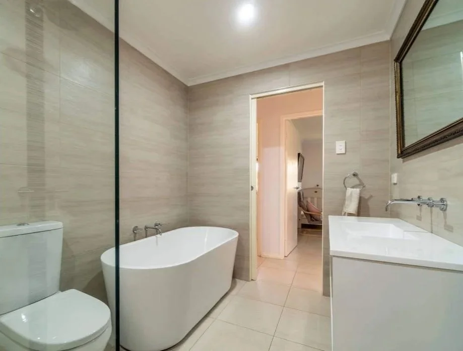 kestral+bathroom+after.jpg