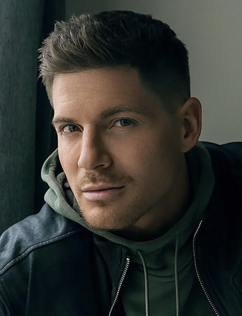 Broke Single Mom’s Accidental Fairytale on Vigloo Stars Robert Palmer Watkins and Tori Wilder