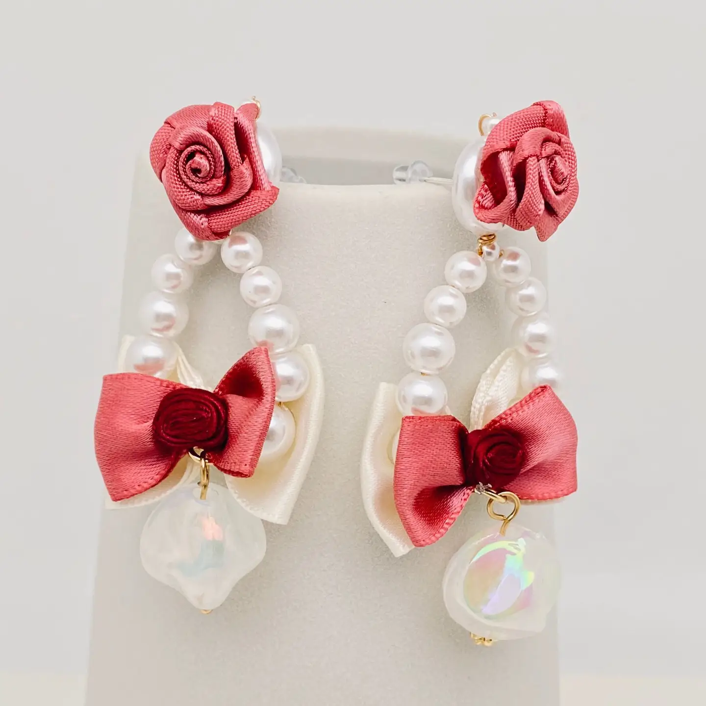 Ribbon Bow & Rose Pearl