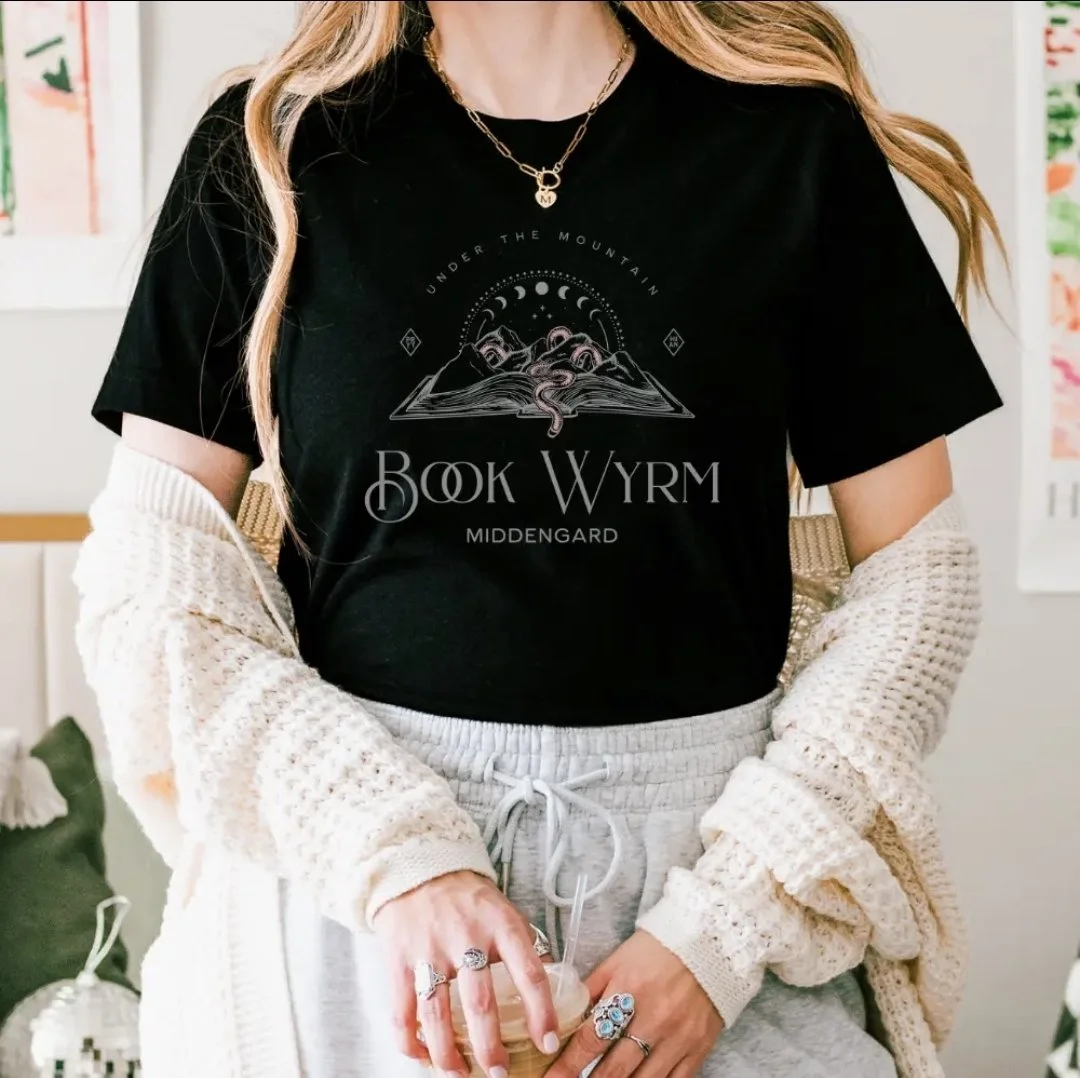 Book Wyrm | Acotar T-Shirt