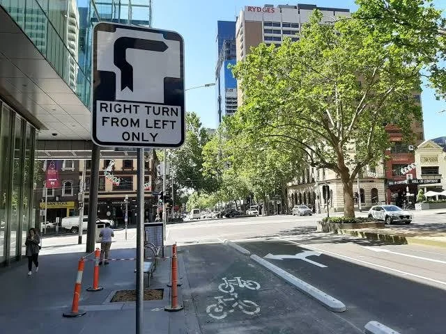 Hook turn sign in Melbourne CBD, used for RoadSafe Driver Training's Melbourne city driving experience.