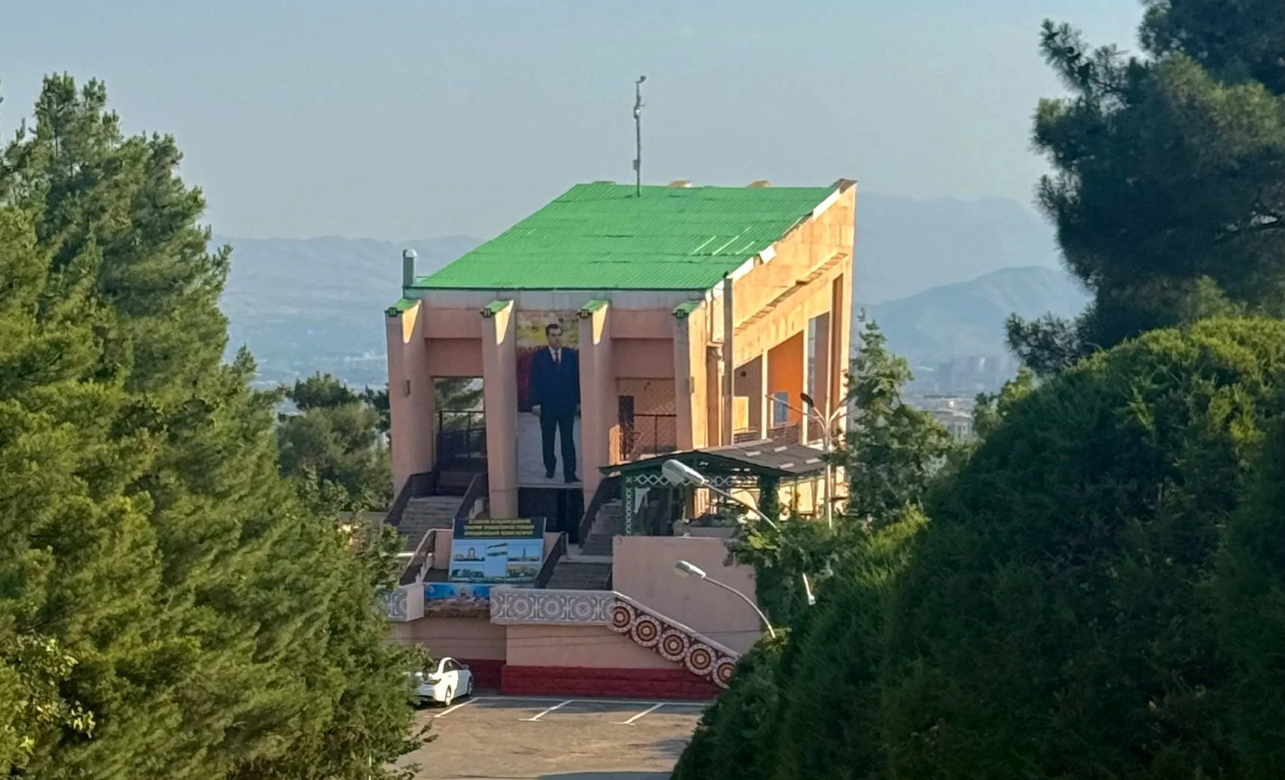 Dushanbe: A Tale of Two Cities