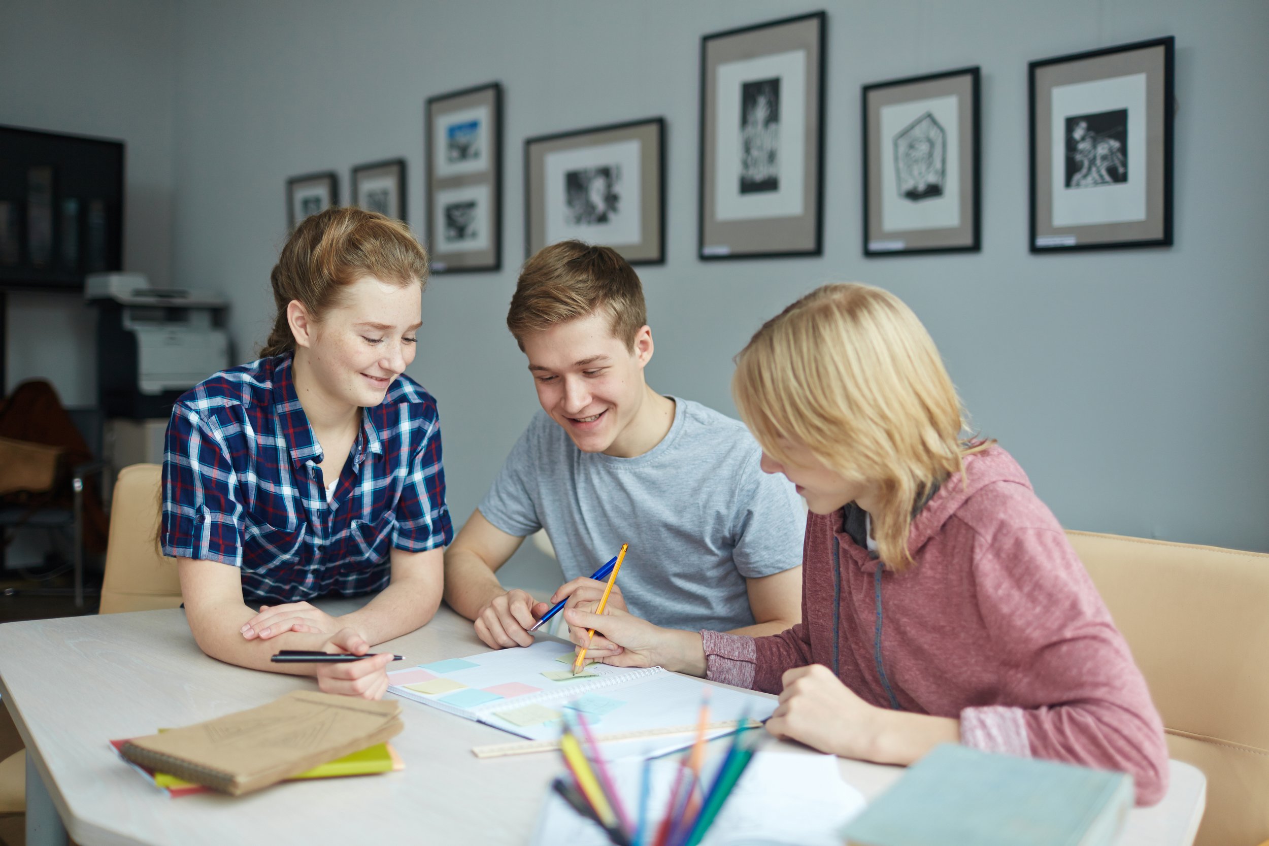 IGCSE Home Tuition vs Group Classes: Which Works Better for Your Child?