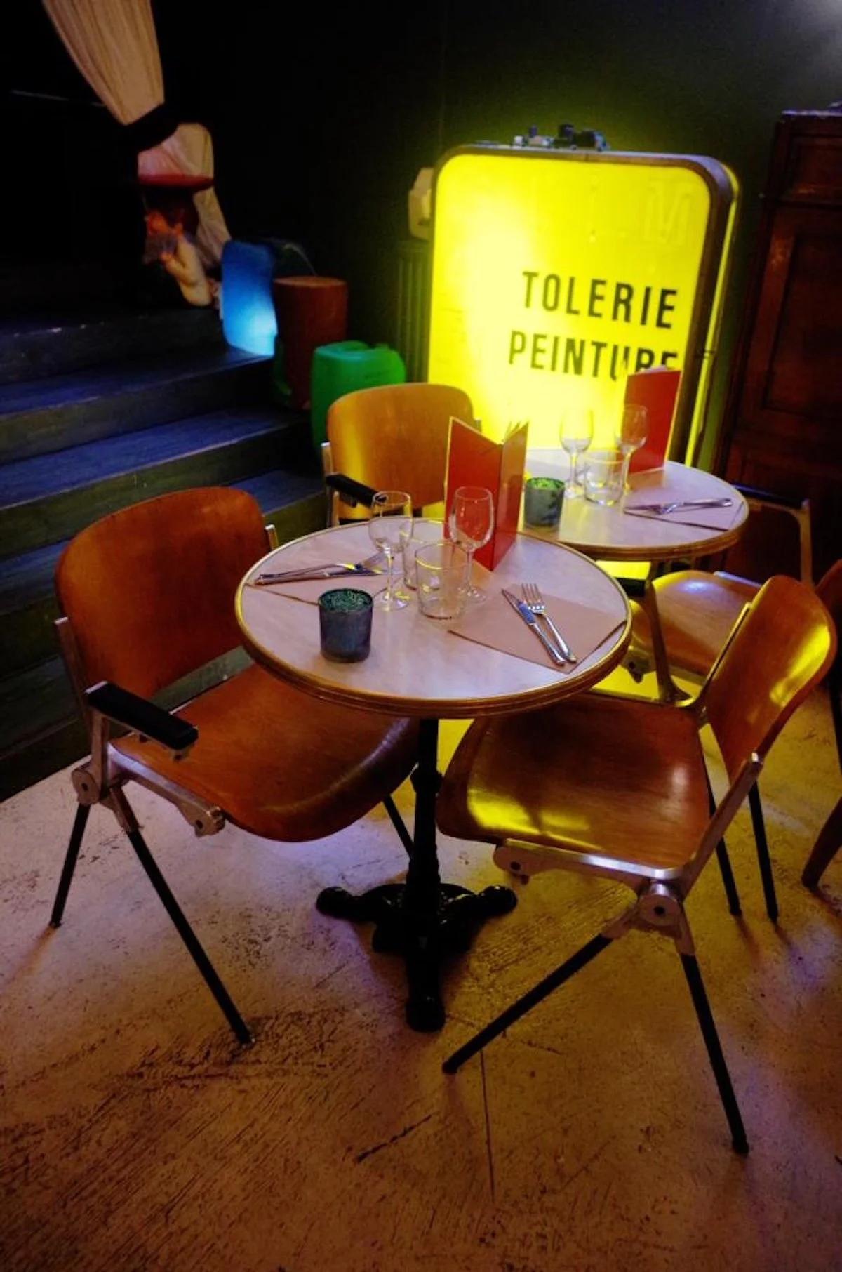 bar-co18-table-diner-ambiance-chaleureux.jpg