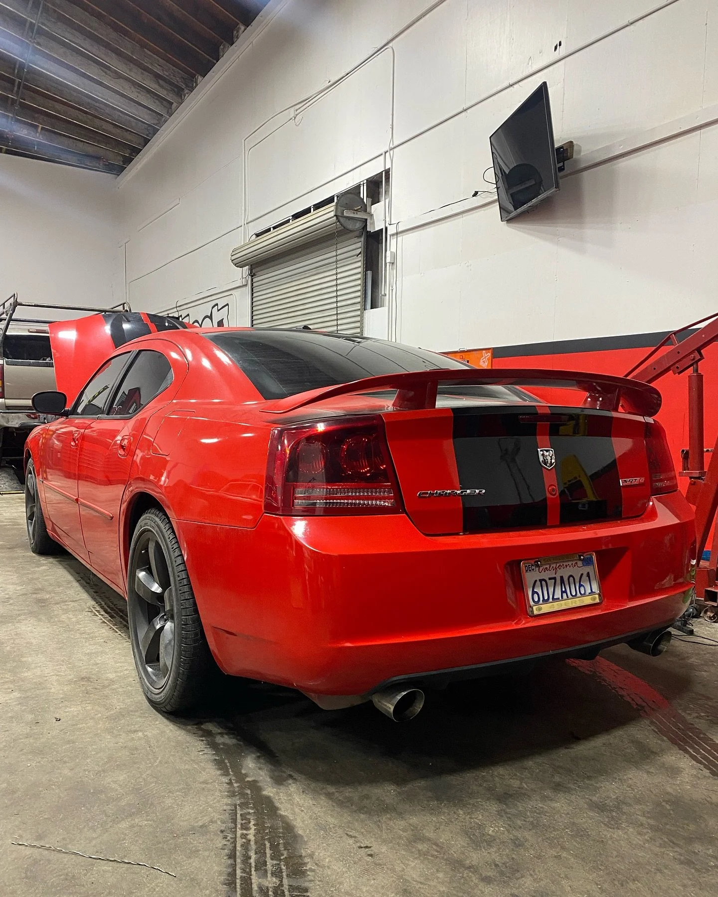 Srt8 charger in for a diagnostic ,custom tune an custom exhaust to hear that cam chop 🚁🚁