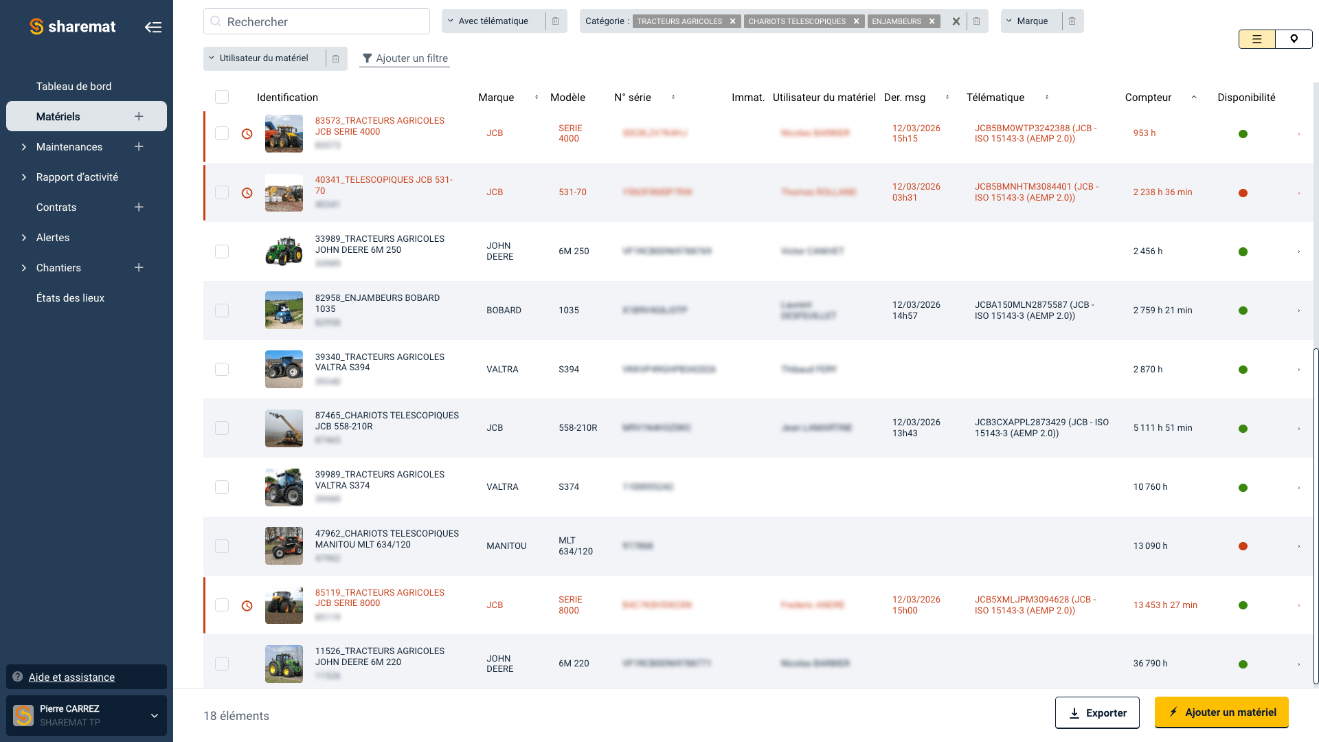 Capture d'écran d'un logiciel de gestion de matériel agricole, présentant une liste de véhicules comme des tracteurs et chariots télescopiques avec détails comme la marque, le modèle, le numéro de série, la date de dernière maintenance, la disponibilité et l'état.