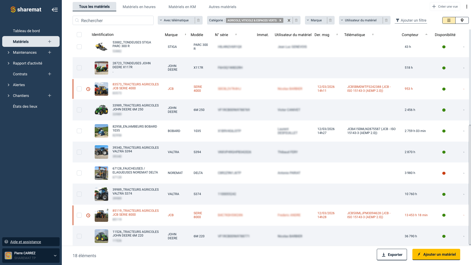 Capture d'écran d'un logiciel de gestion de matériel agricole avec une liste de divers équipements, comprenant des tondeuses, des tracteurs, et des souleuses, avec détails sur chaque pièce, la durée de disponibilité, et des indicateurs de statut.