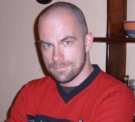 1 gay life - about 2005.jpg