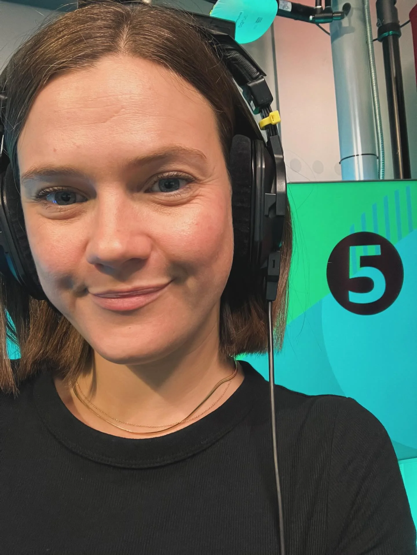 Great fun speaking with @bbc5live about our research on the evolution of kissing!