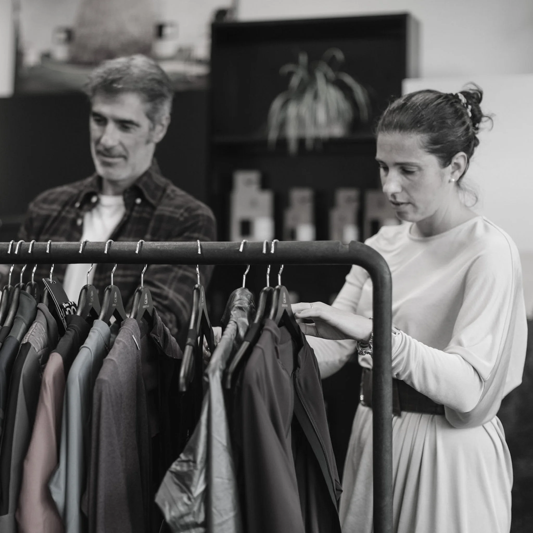 Carmen González con Jorge Fernández, clave en la estrategia de embajadores en Etxeondo.