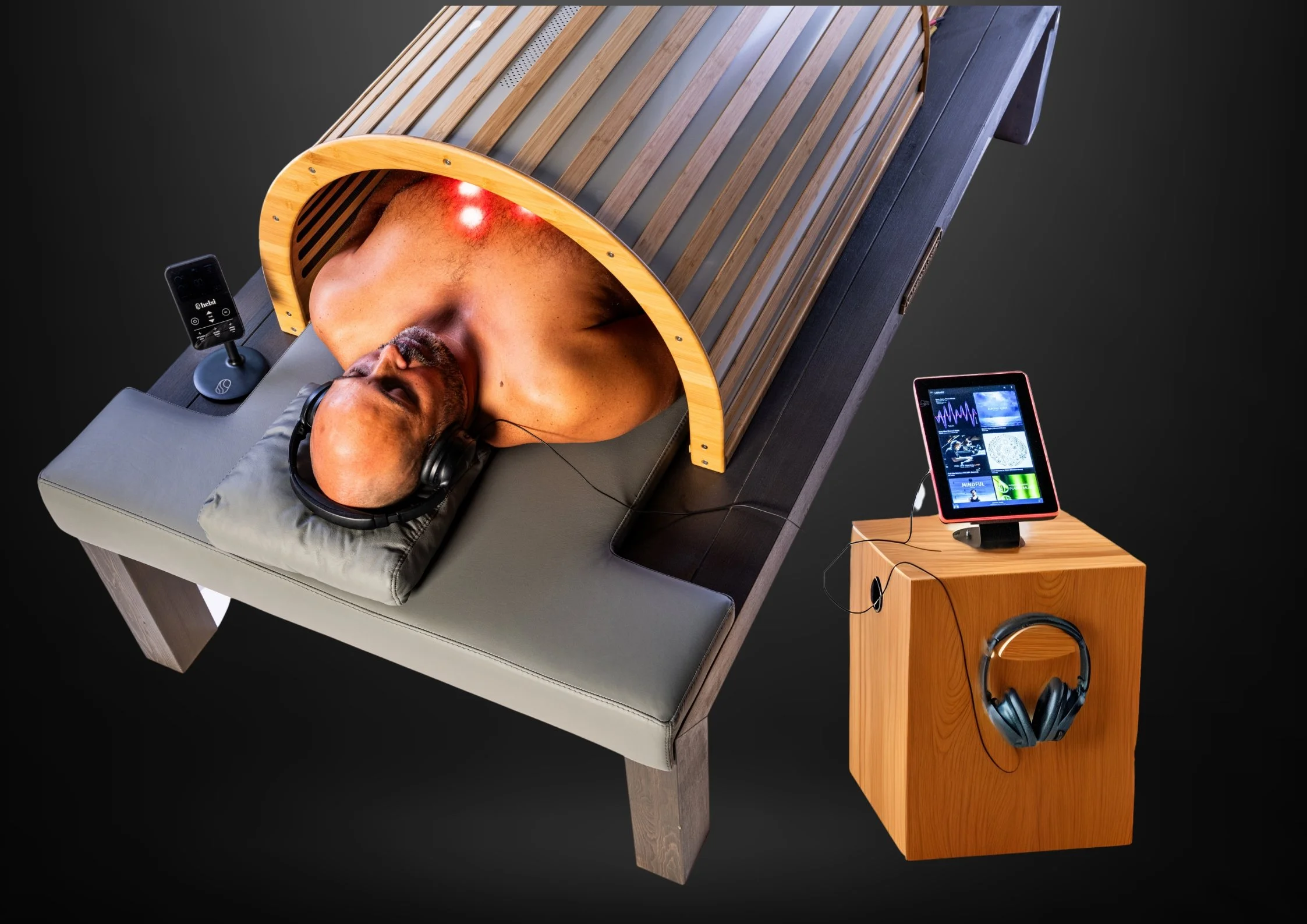 Helsi Pro & zenaura homme allongé fond noir 