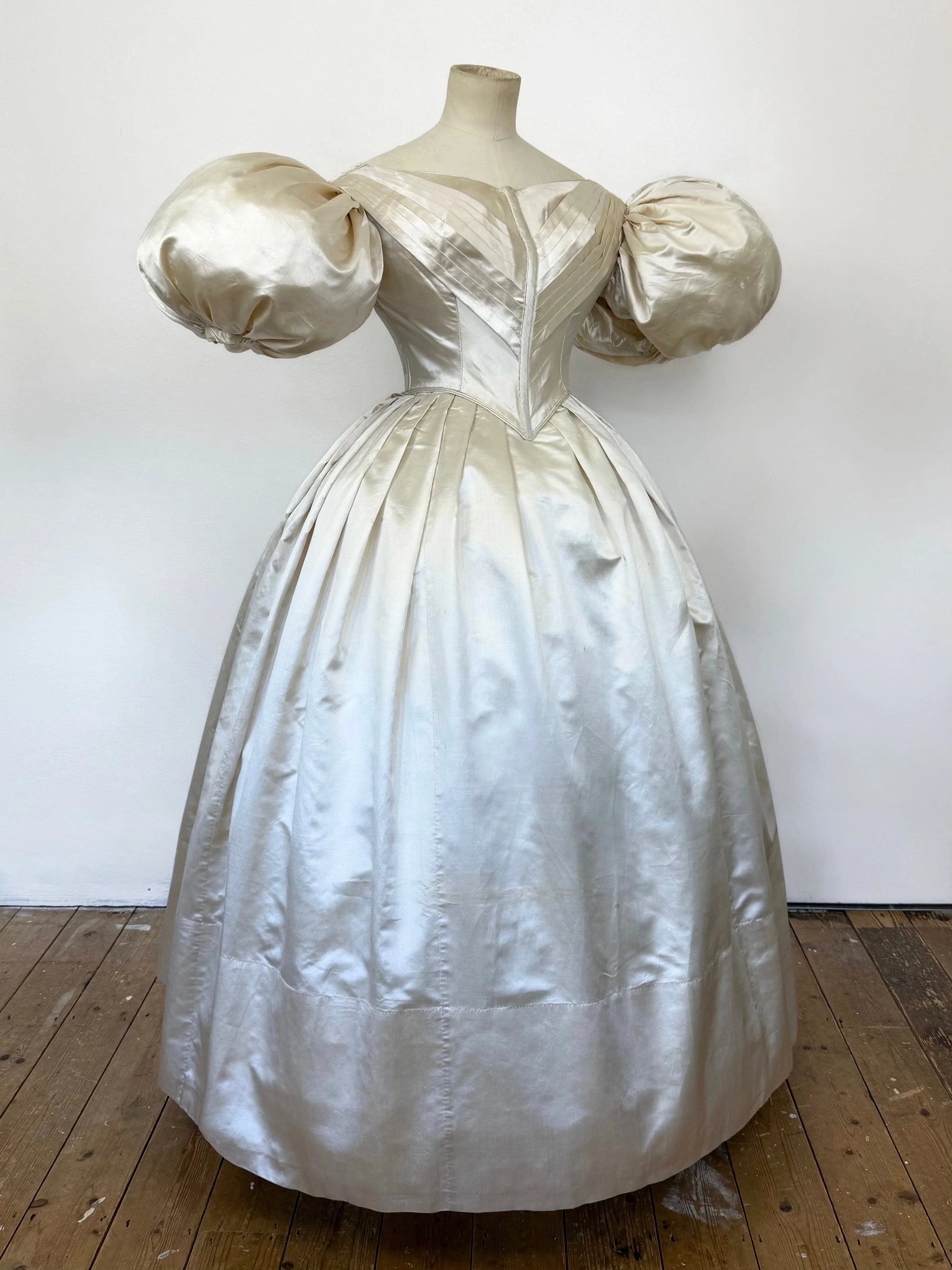 Satin wedding dress, 1830s 