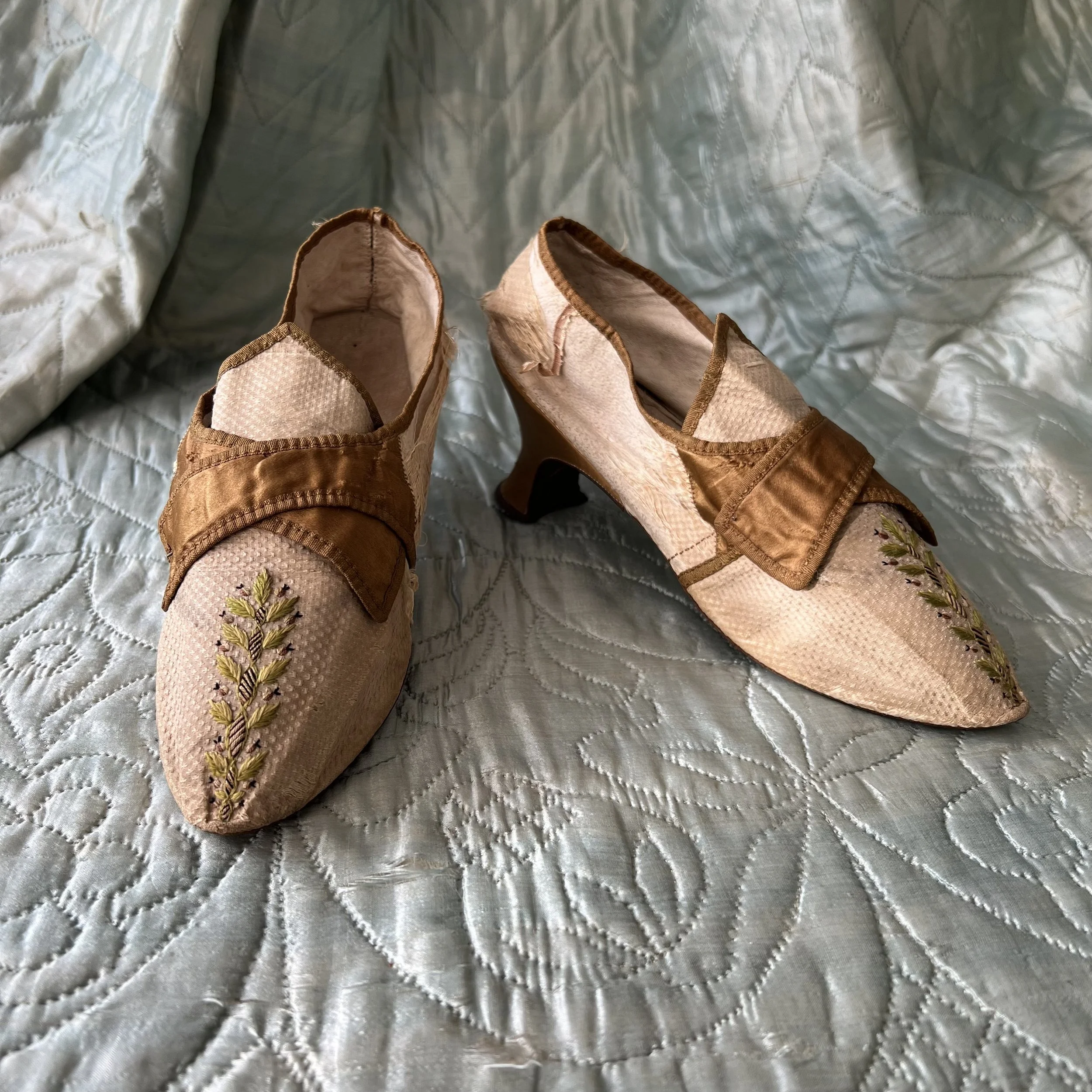 Embroidered silk shoes 1775-80 