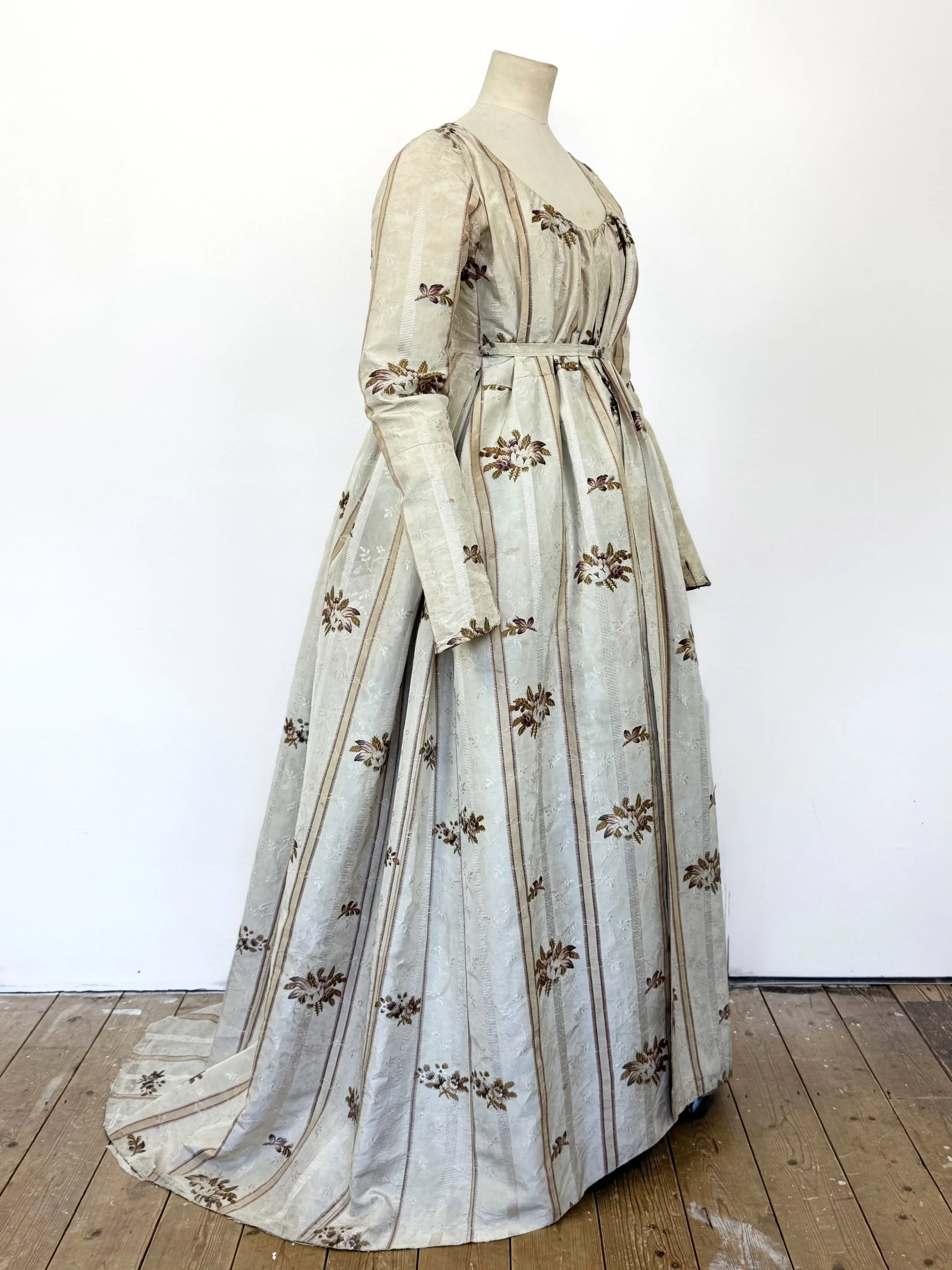 Round gown of silk brocade circa 1795