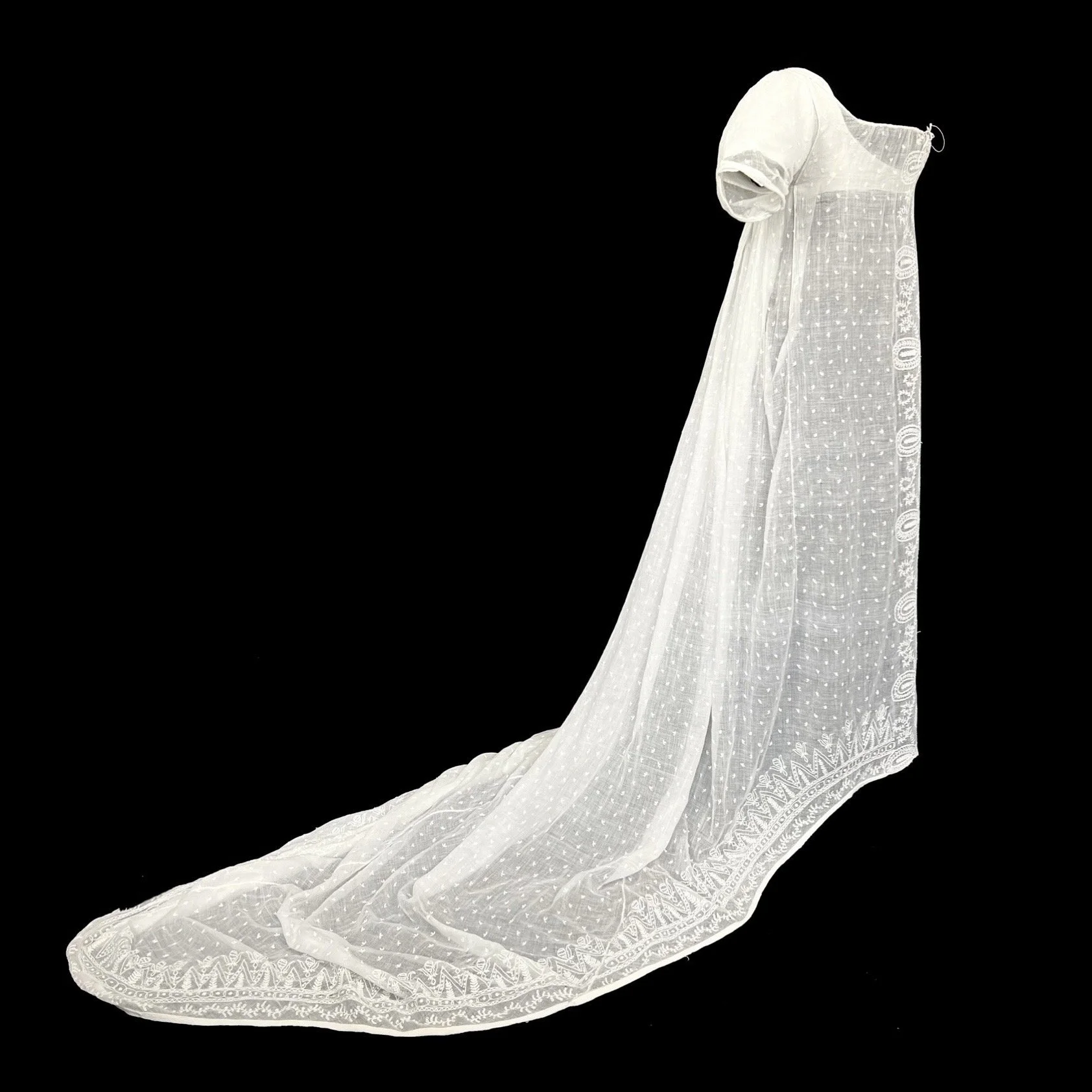 Trained muslin gown, 1805 