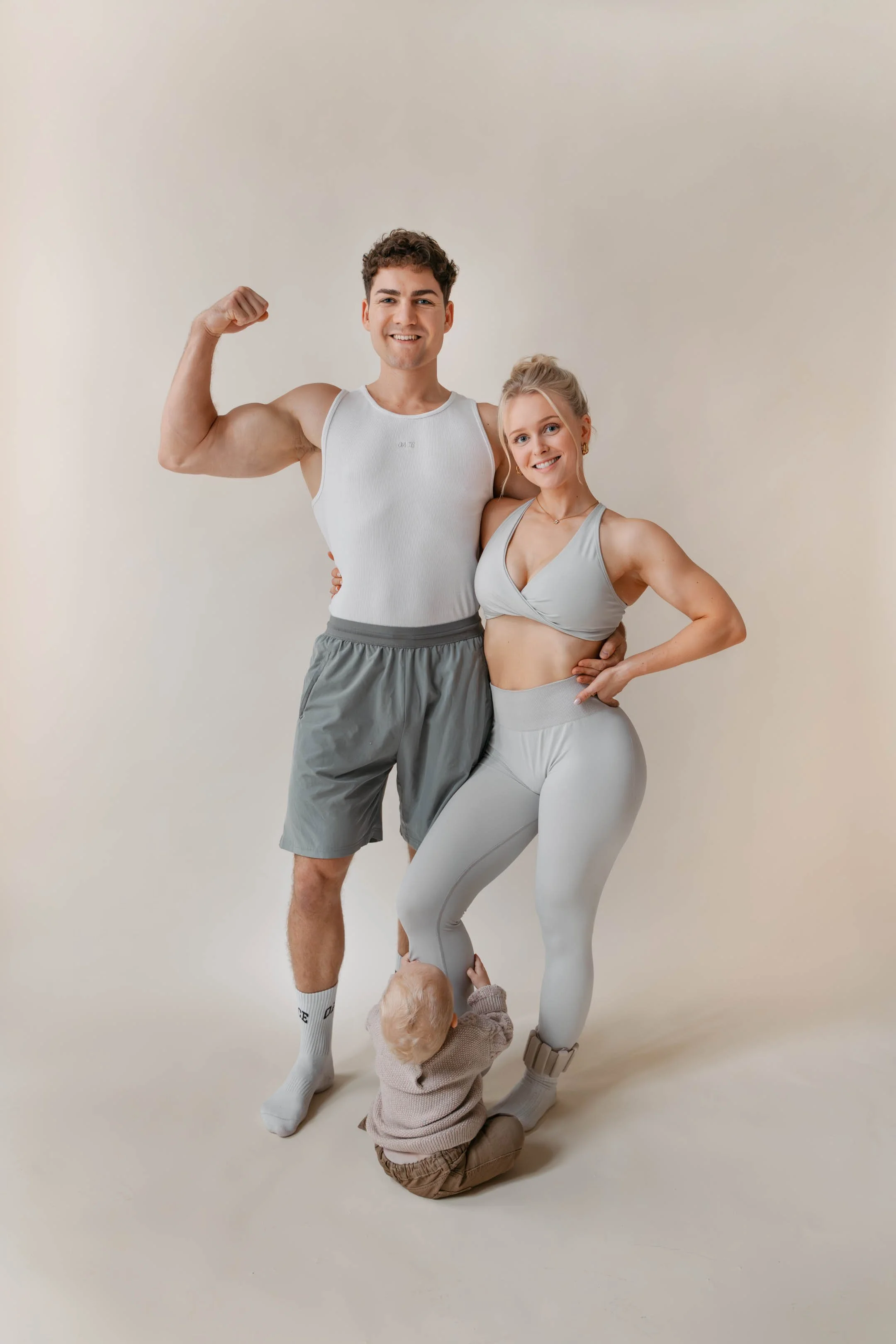 Cologne-based photographer capturing fitness influencer for branded website photos