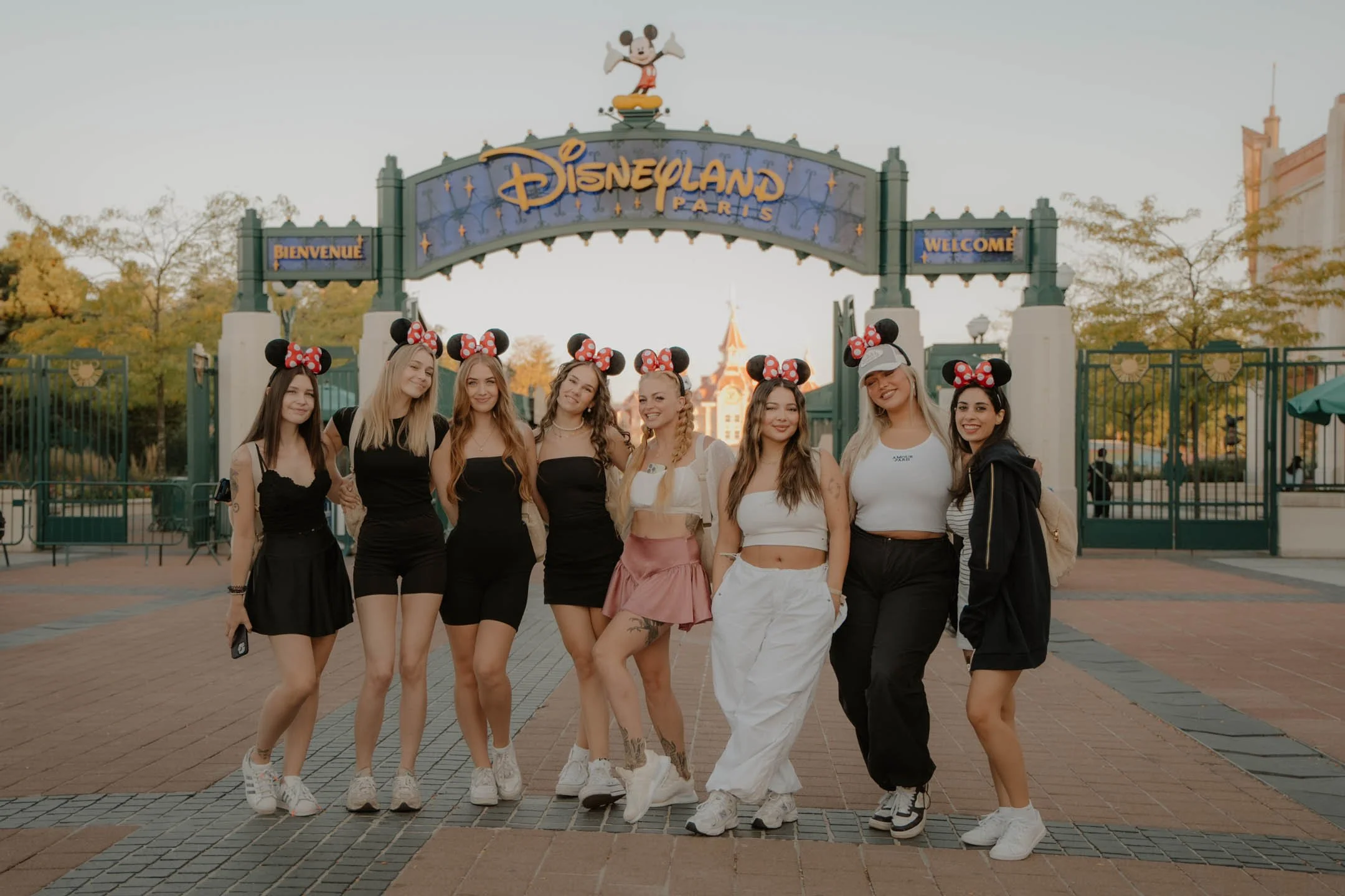 Event coverage combining photography and videography during influencer brand trip