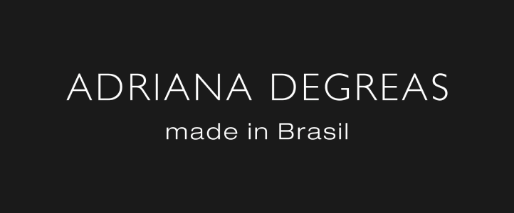 Desenho geométrico quadrado com seções divididas por linhas verticais, horizontais e diagonais.