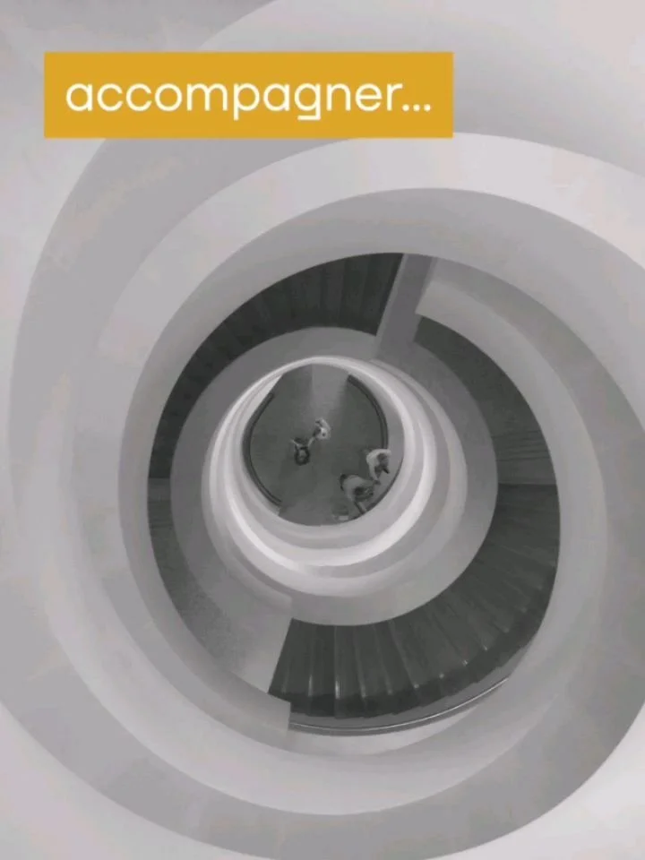 Accompagner une agence,
ce n&rsquo;est pas  proposer un mod&egrave;le &agrave; suivre.

Ce n&rsquo;est pas optimiser un tunnel commercial.
Ni appliquer une strat&eacute;gie pr&ecirc;te &agrave; l&rsquo;emploi.

C&rsquo;est comprendre une postur