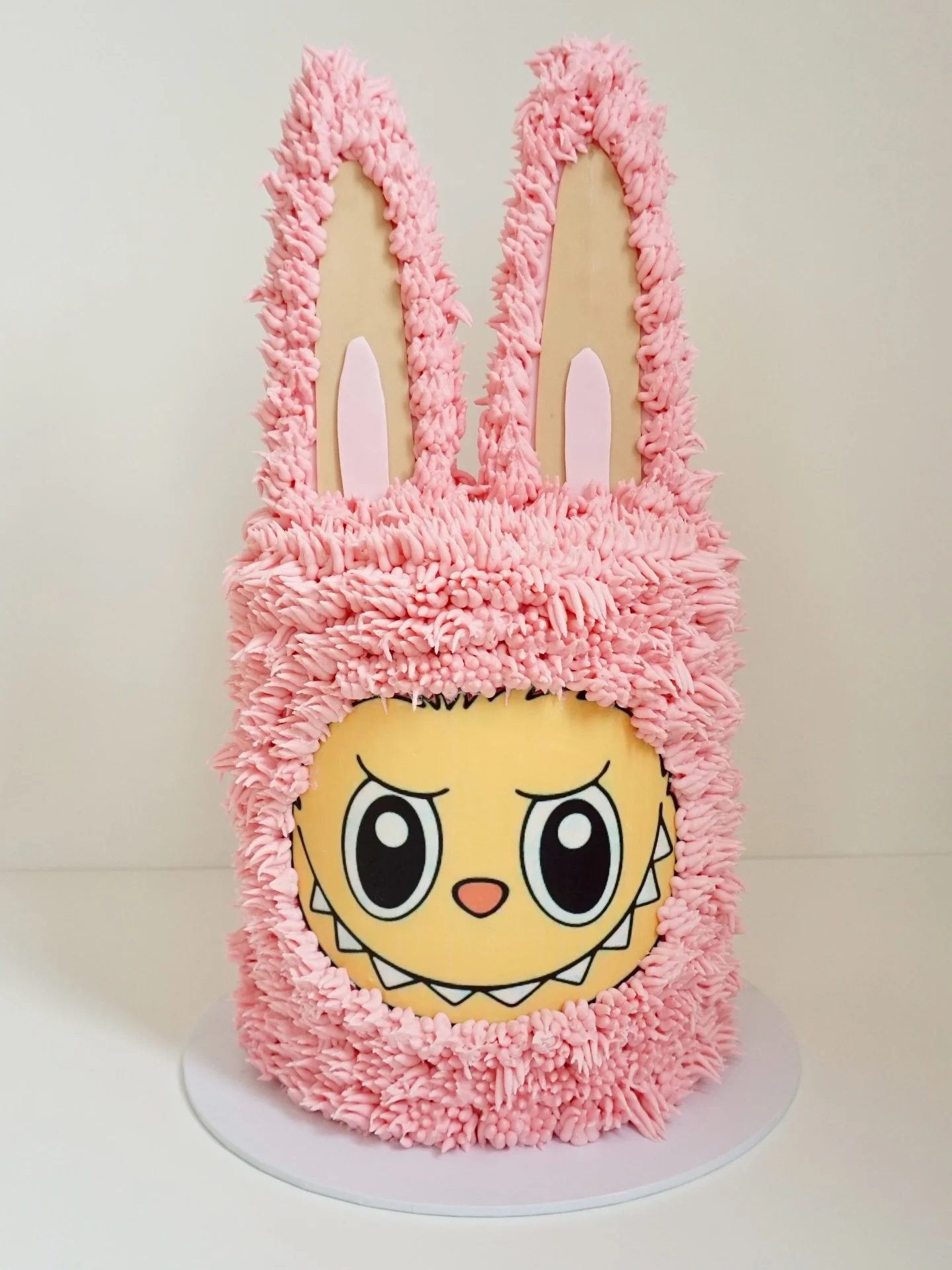 Labubu 🩷

#labubucake #cakeart #cakeartist #zurichcakes #customized