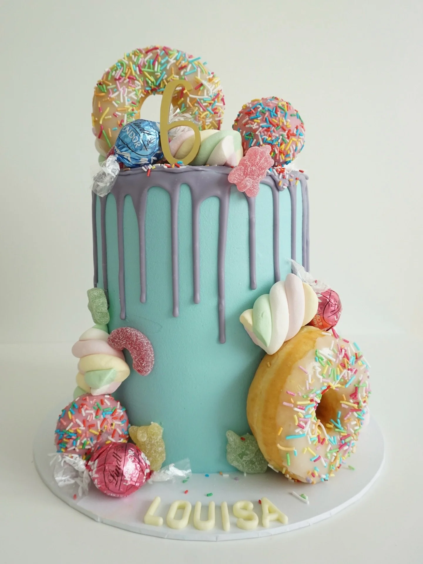 Candy Cake 

#Candycake #cakeartist #cakeart #zurichcakes #buttercreamcakes