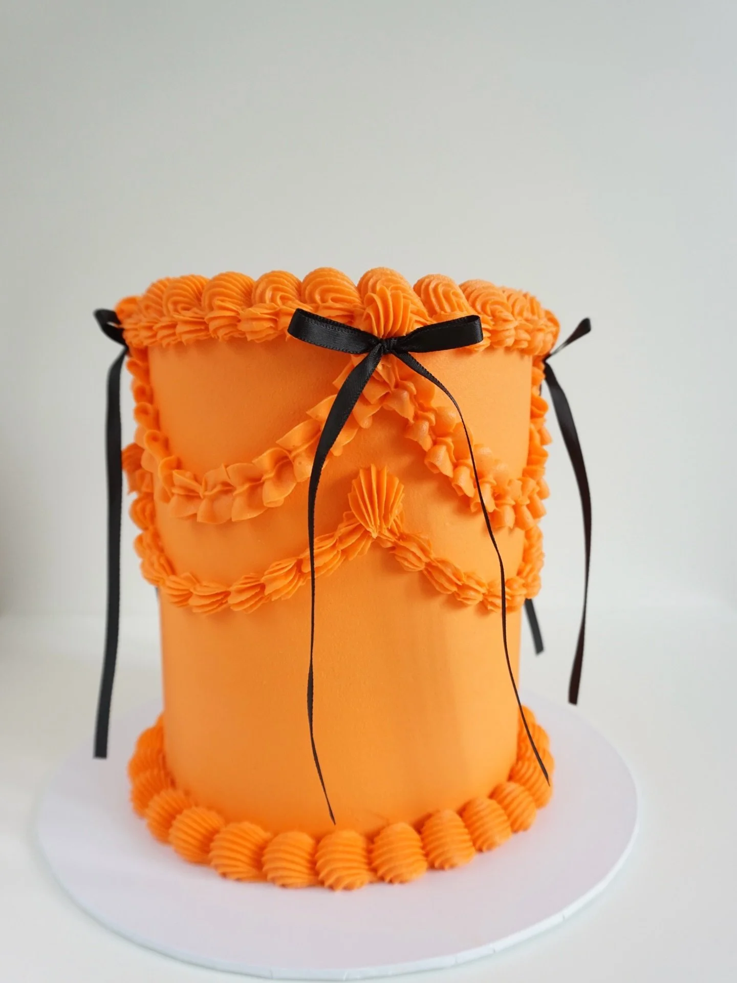 Vintage 🧡

#vintagecake #cake #zurichcakes #buttercreamcake #hermes