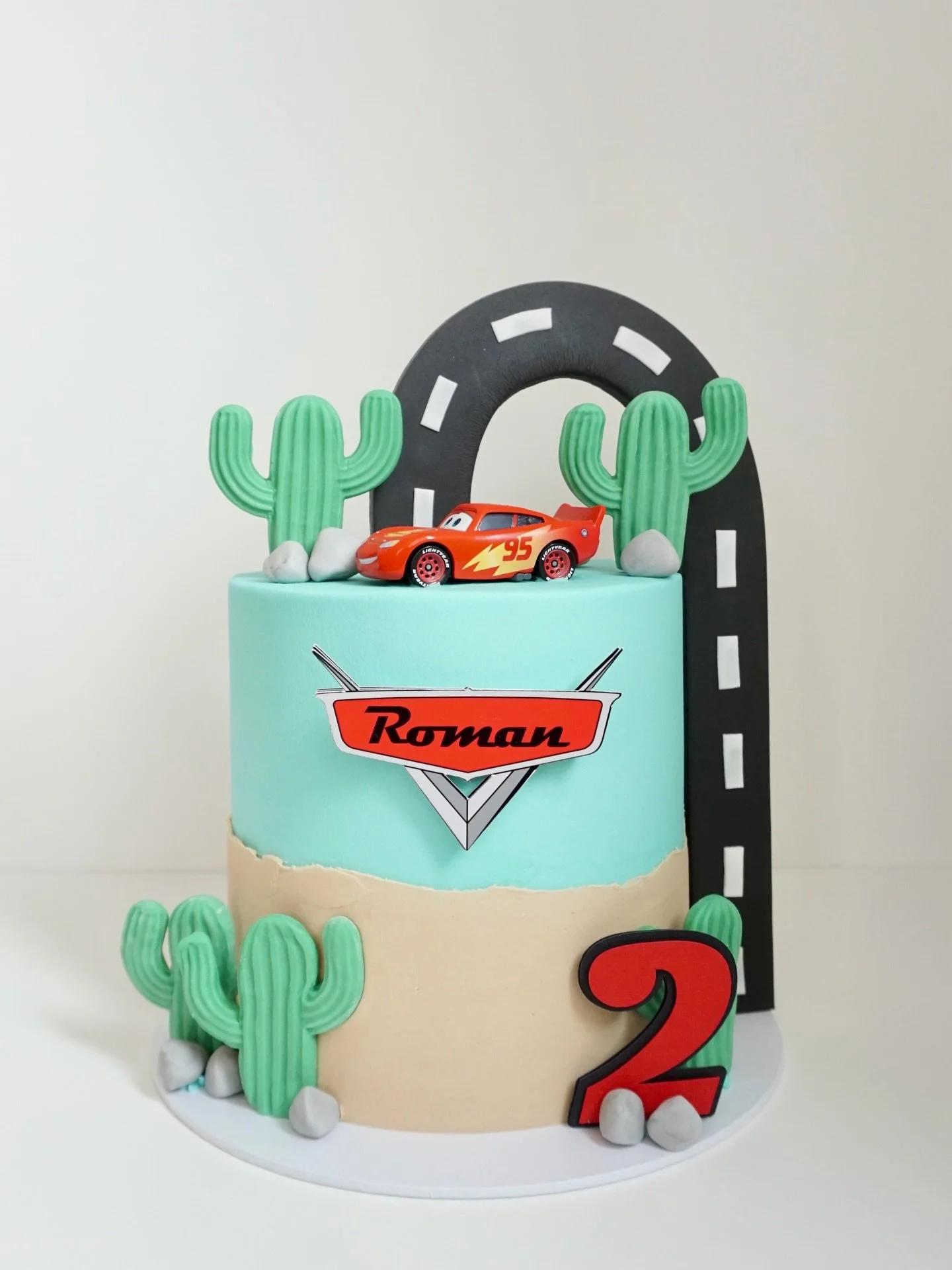 Cars 🌵 

#disneycars #cake #cakedecorating #cakeszurich #cakeartist