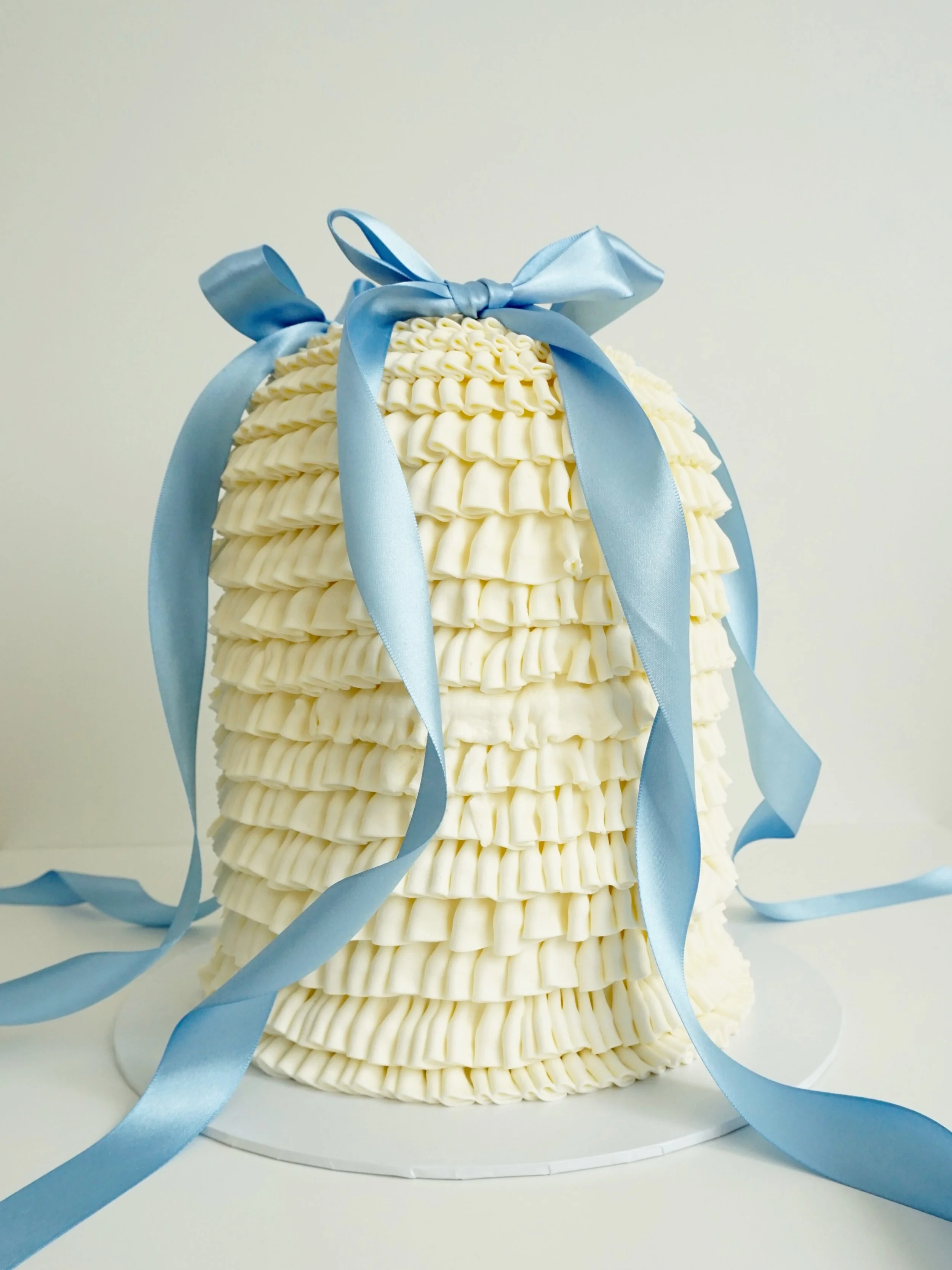 🩵 Pure Beauty 🩵

#cakeart #cakeartist #cakedecorating #cakezurich #zurichcakes