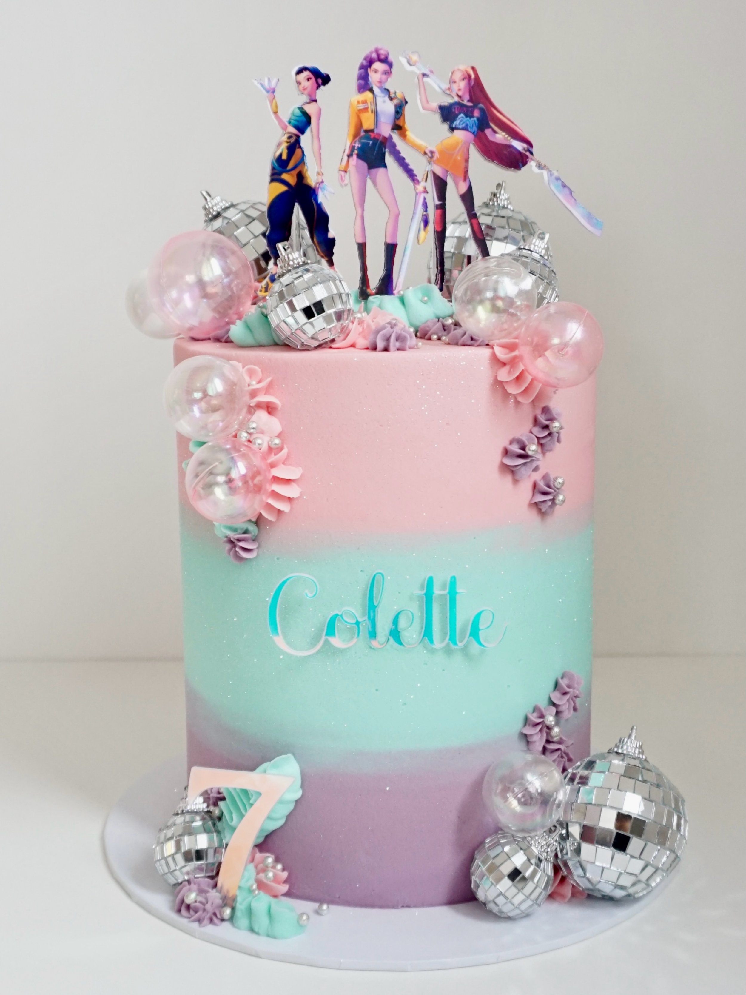 K POP

#kpop #cake #cakeartist #zurichcakes #buttercreamcakes