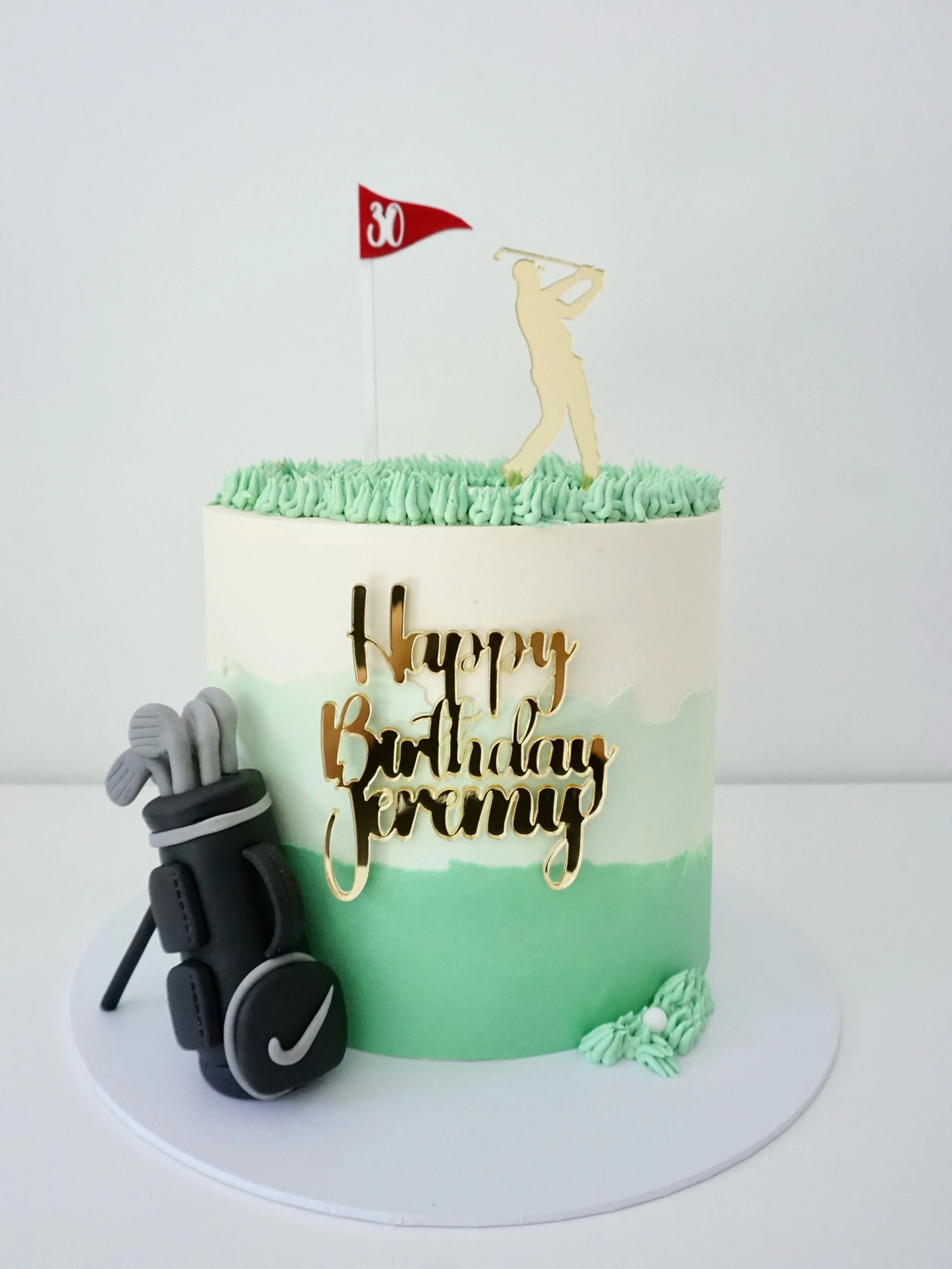 Golf Cake ⛳

#cakezurich #cakeart #customcake #buttercreamcakes #golf