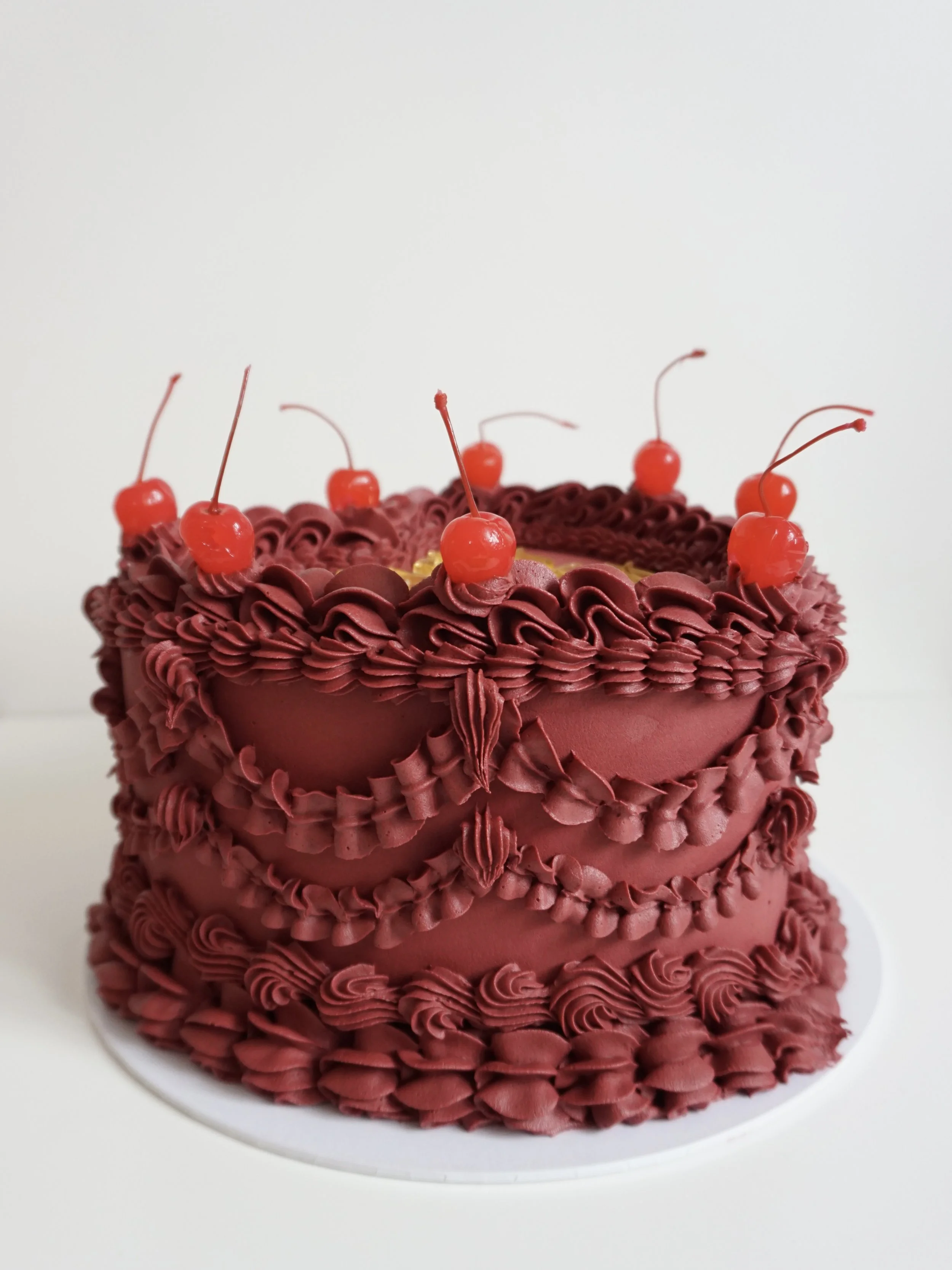 vinatge heart shape cake