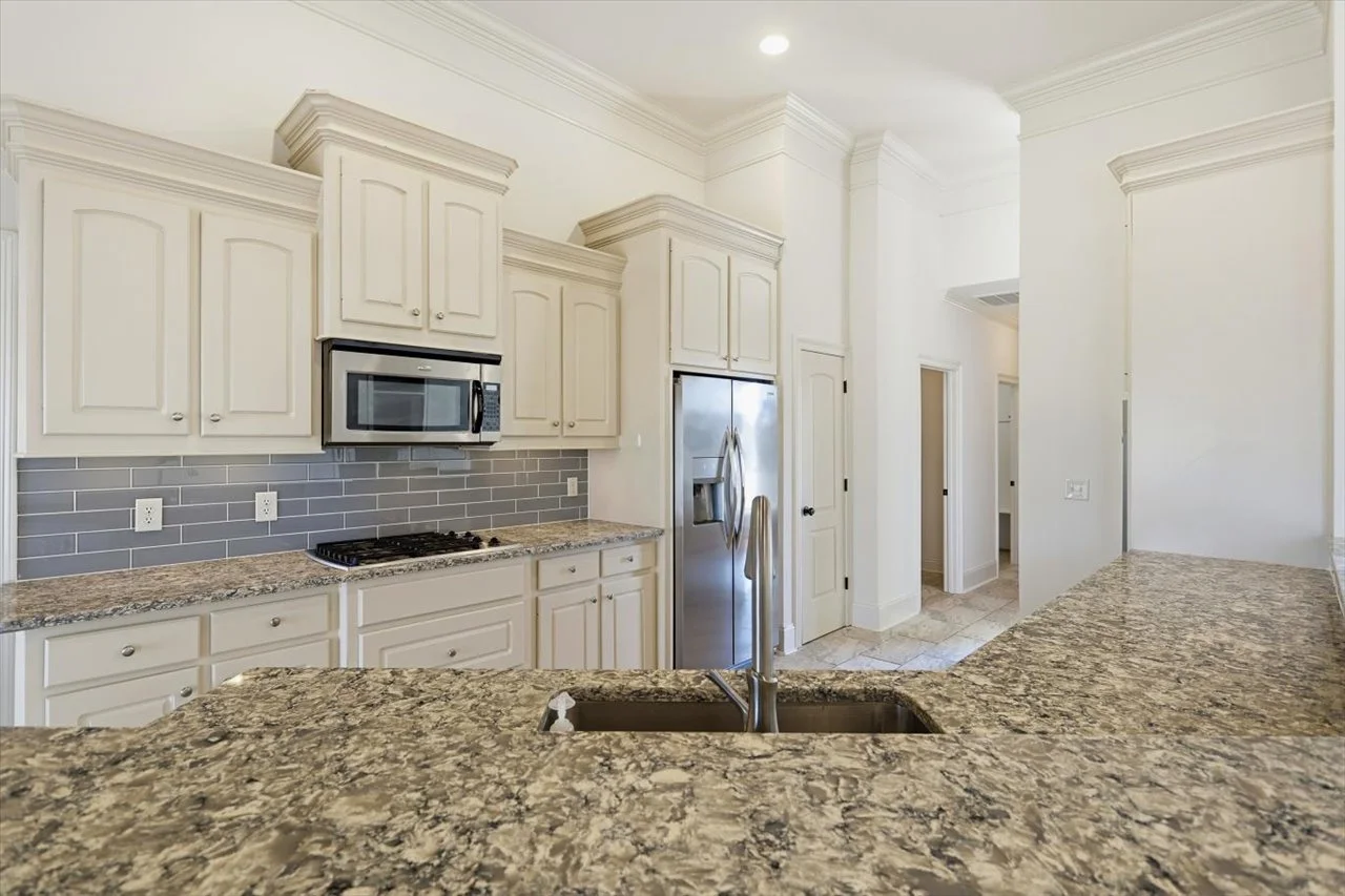 09-228 Huntington Hollow _ Home Tours MS.jpg