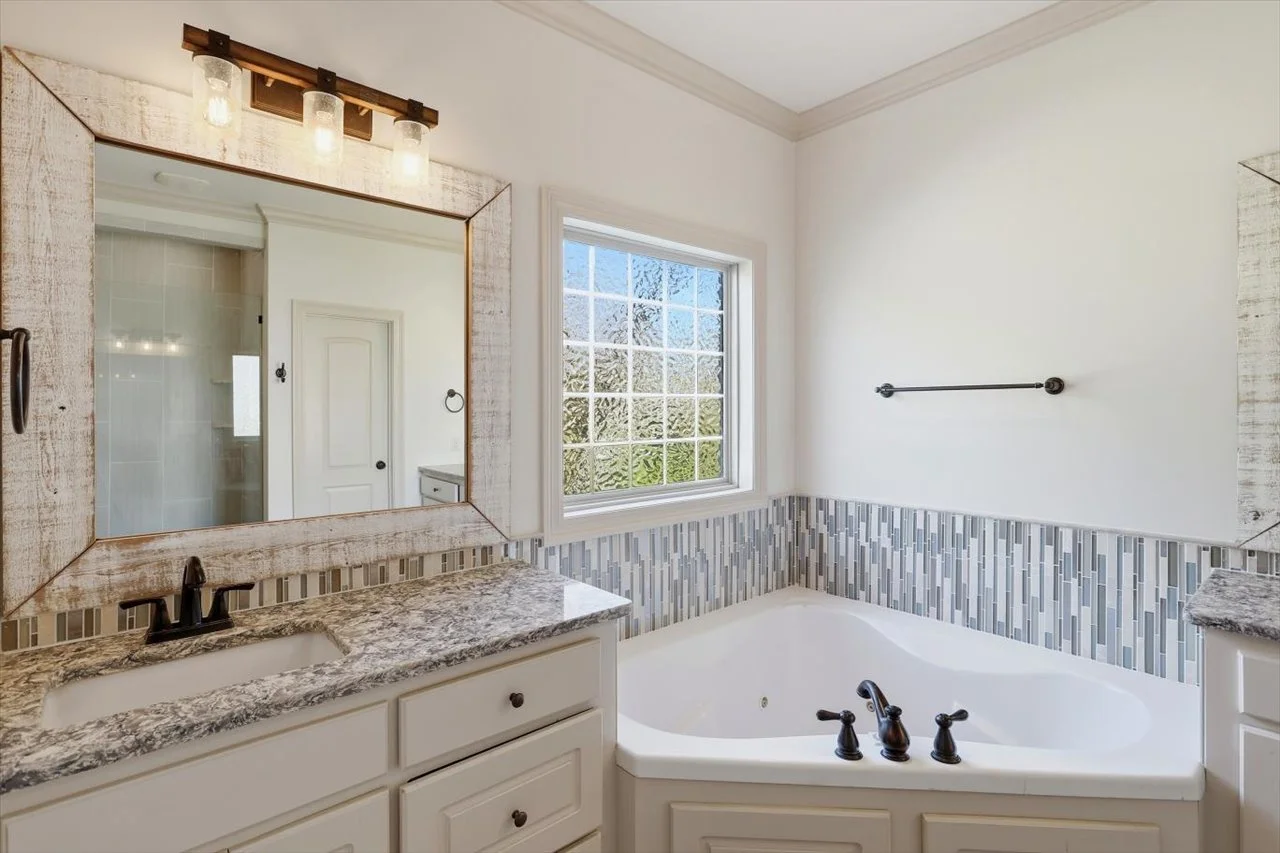 24-228 Huntington Hollow _ Home Tours MS.jpg