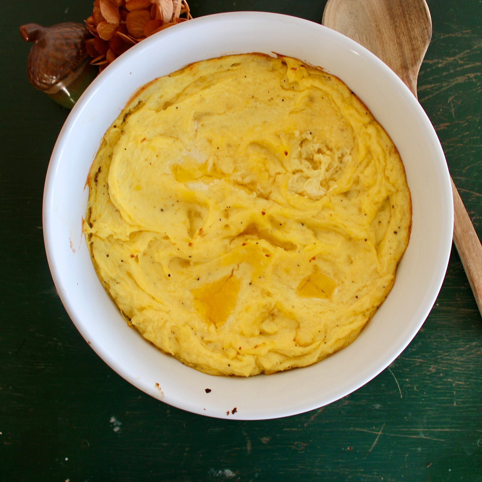 Creamy Mashed Potatoes! They are creamy, buttery, and a little tangy from some sour cream. These are the perfect make-ahead side dish for Thanksgiving or any special occasion. 

https://inspiringmidwestroots.com/2025/11/13/creamy-mashed-potatoes/ 

#