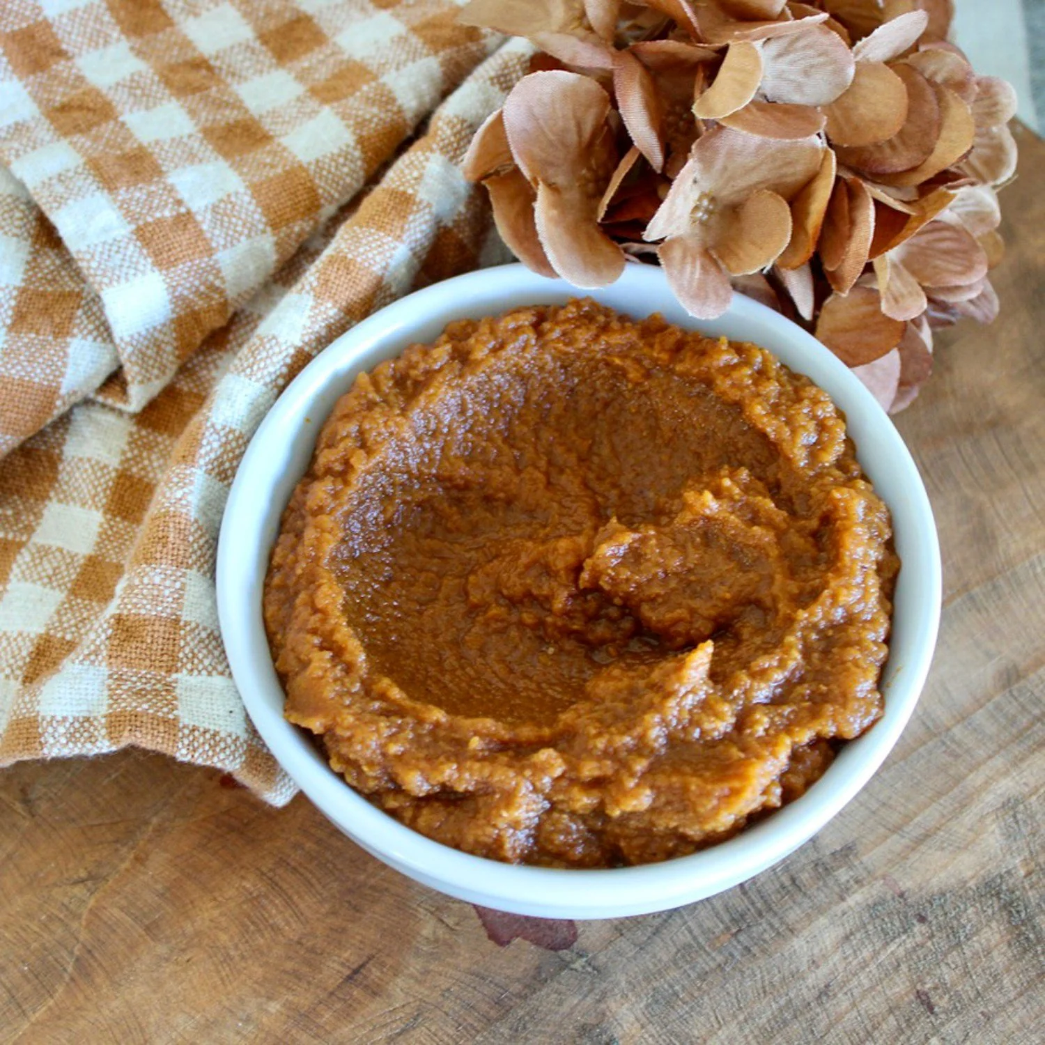 Pumpkin butter, because we love butter so much, we needed to try a new version! 🍂🎃

sweet, spiced, and so warming, it is easy to make and goes great on a piece of toast or added to your favorite recipes. 

https://inspiringmidwestroots.com/recipebo