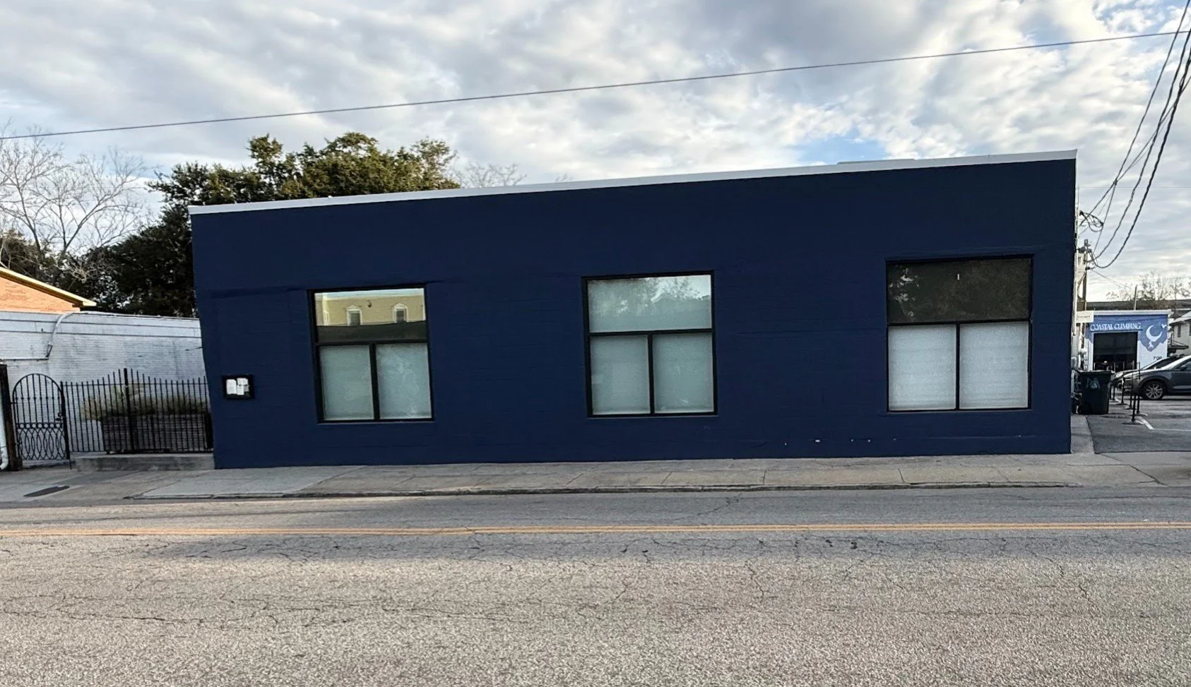 Maison Before Tree Installation