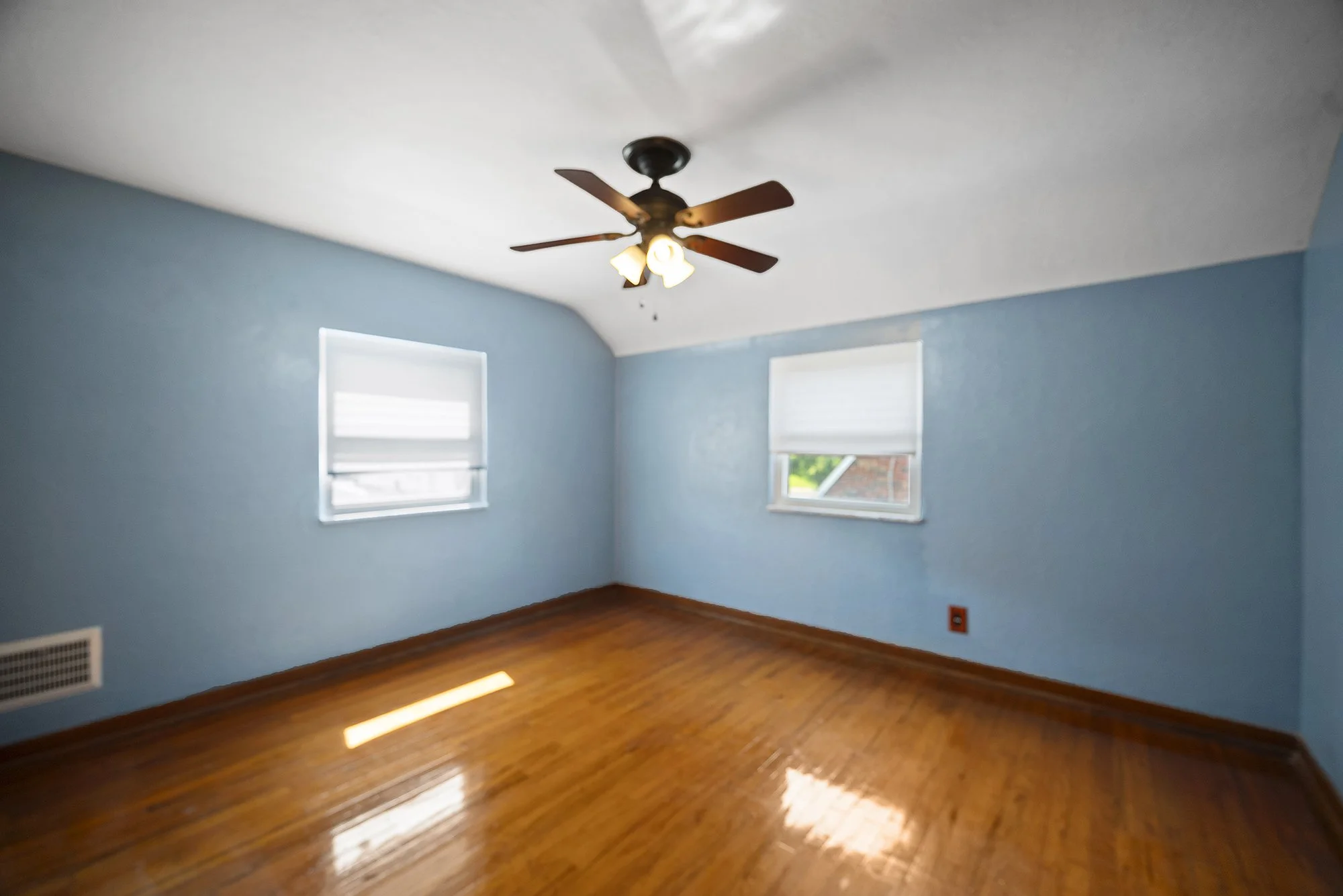 933WashingtonSt_25.jpg