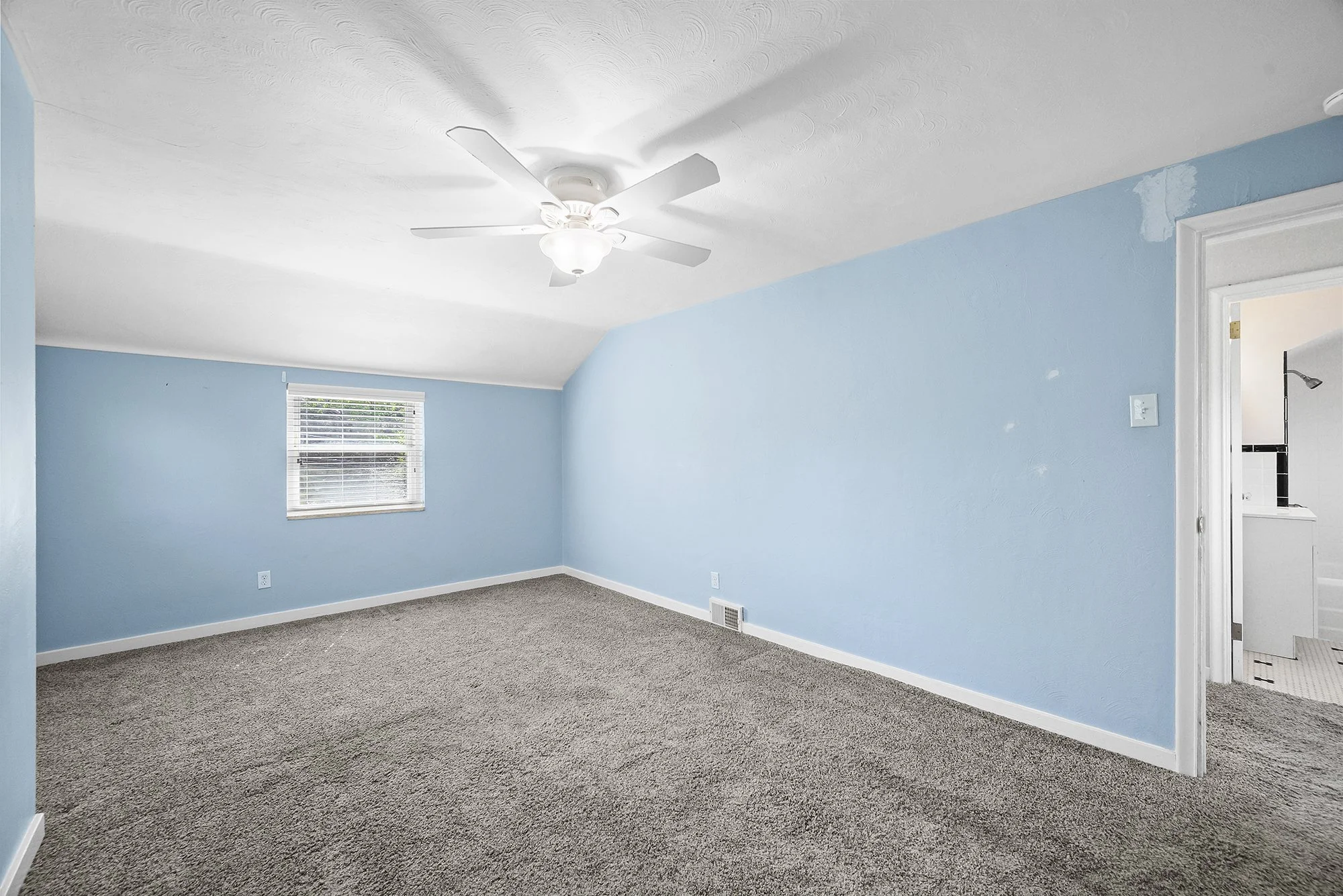 86MtVernonAve_16.jpg