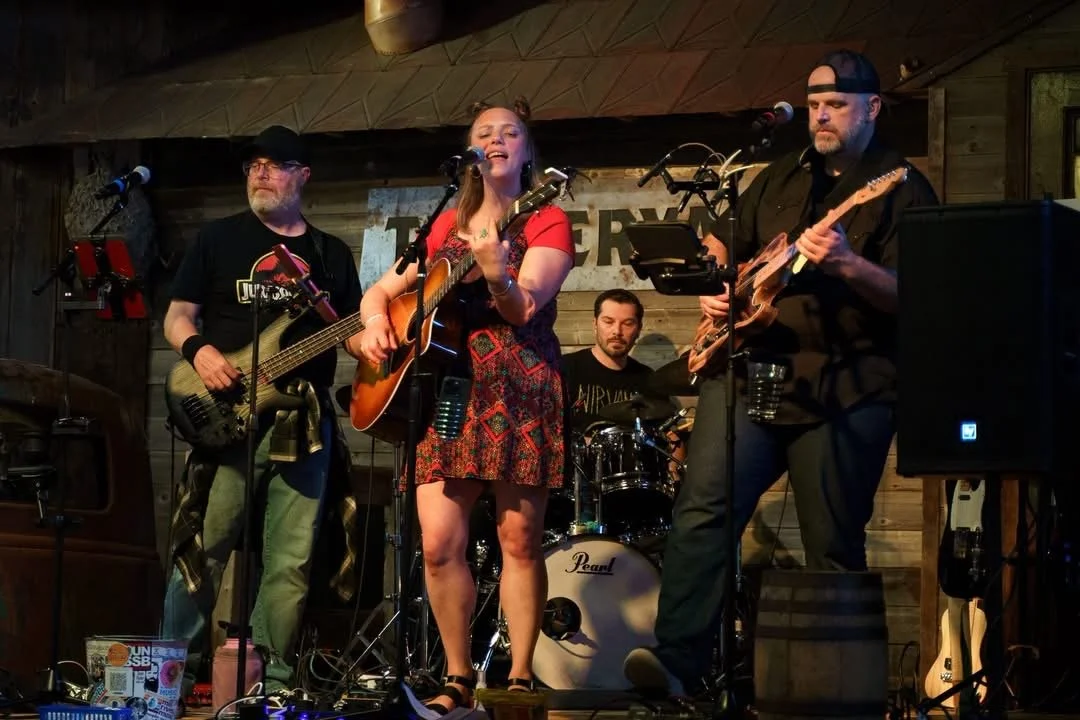 Mama Kilsmith 90's Party - at Freeplay Arcade &amp; Bar