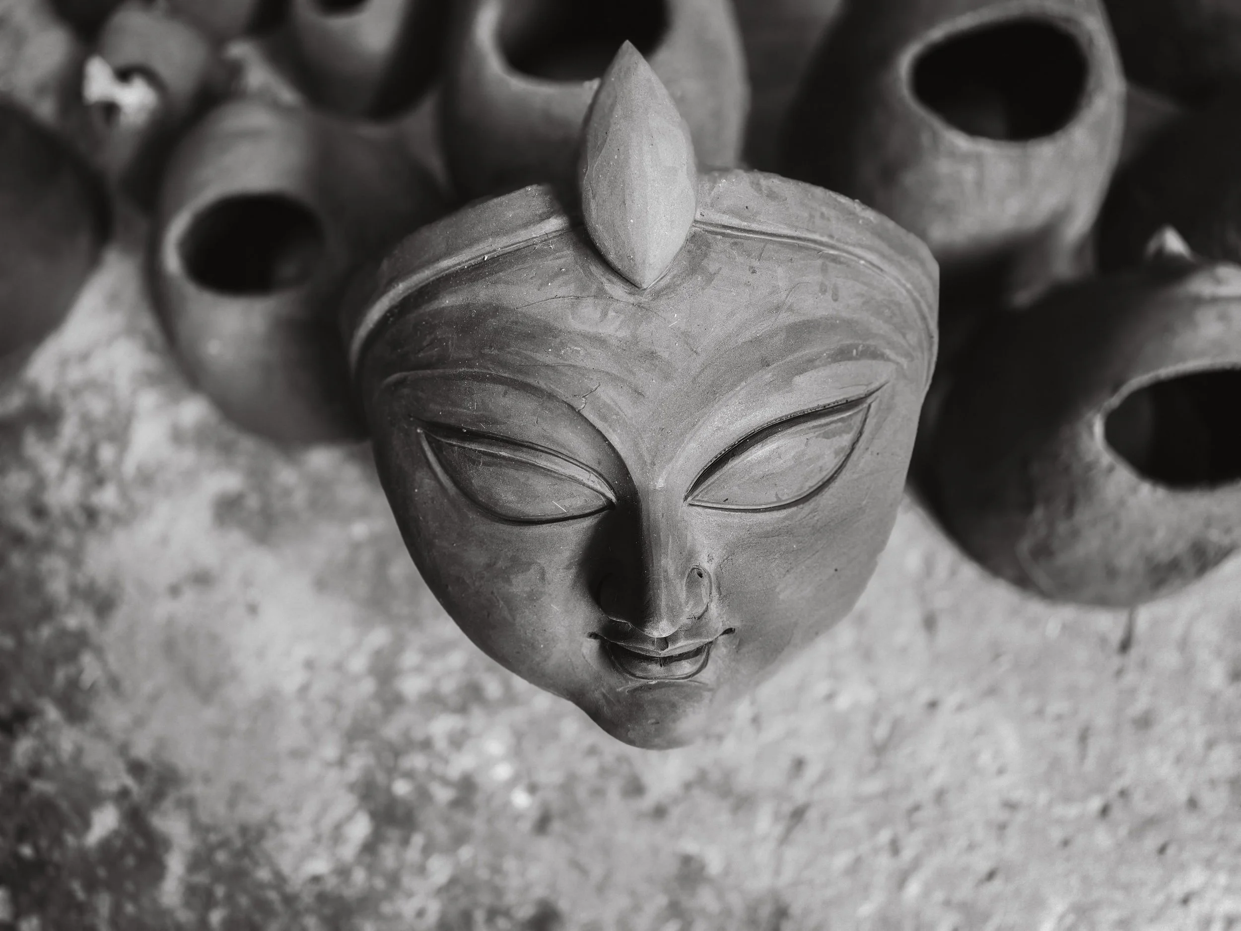 Samedi 13 février 2027 // 14h00 à 17h00 // Modeler un masque en argile
