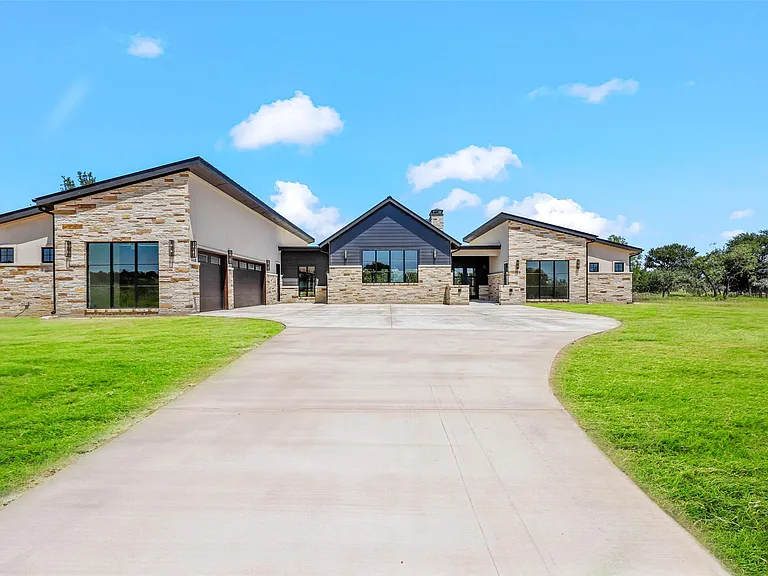 Custom home in Ranger Ridge Strawn Texas